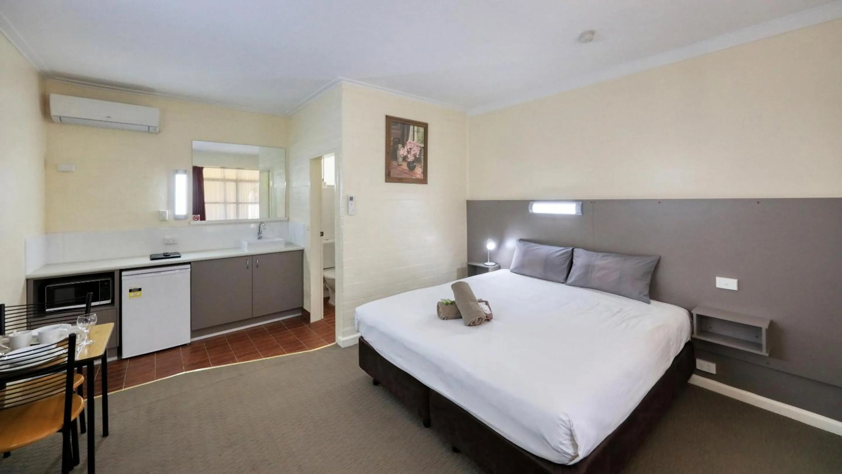 King Room in Bishops Lodge Narrandera