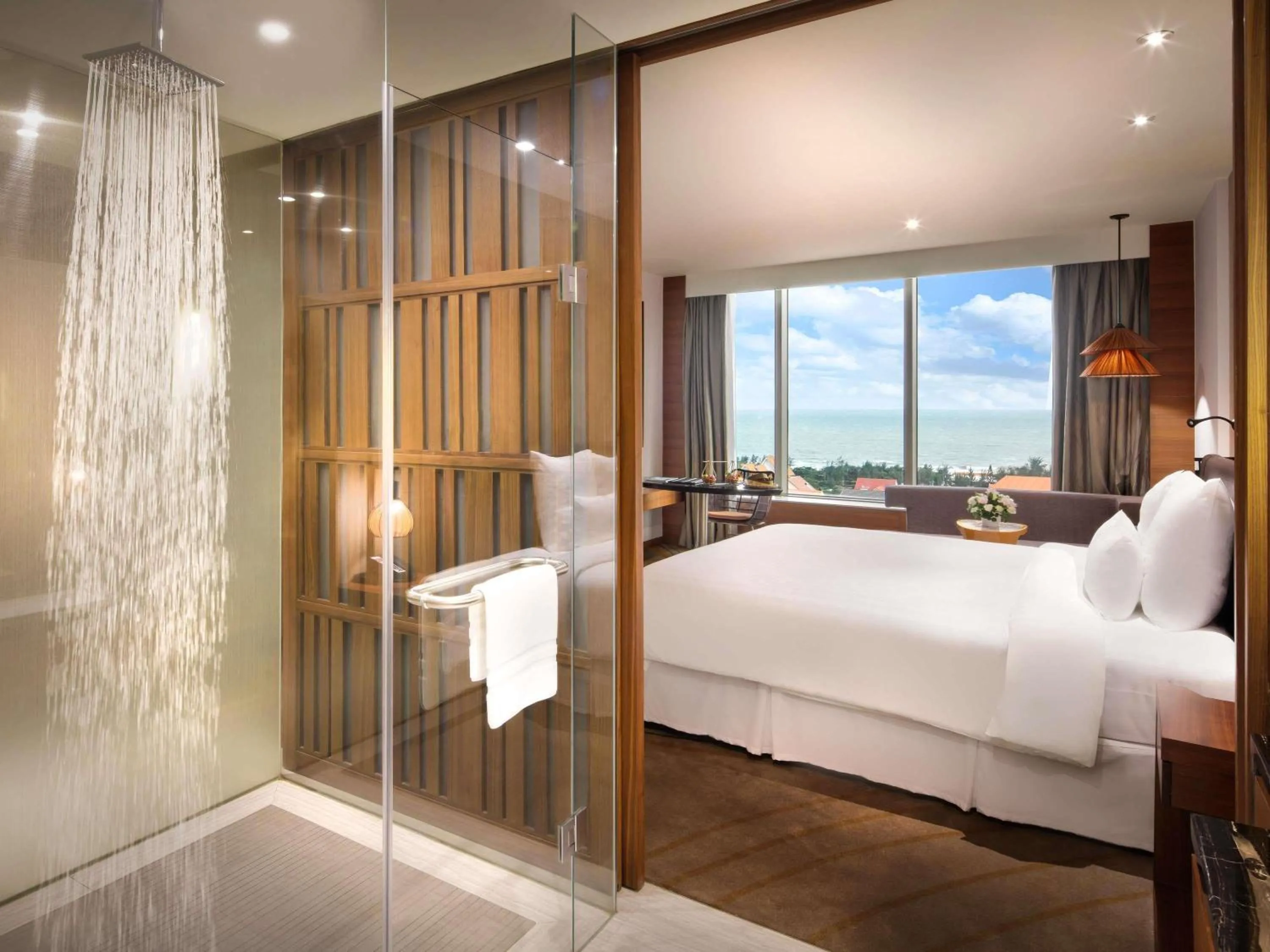 Deluxe King Room with Sea View in Pullman Vung Tau