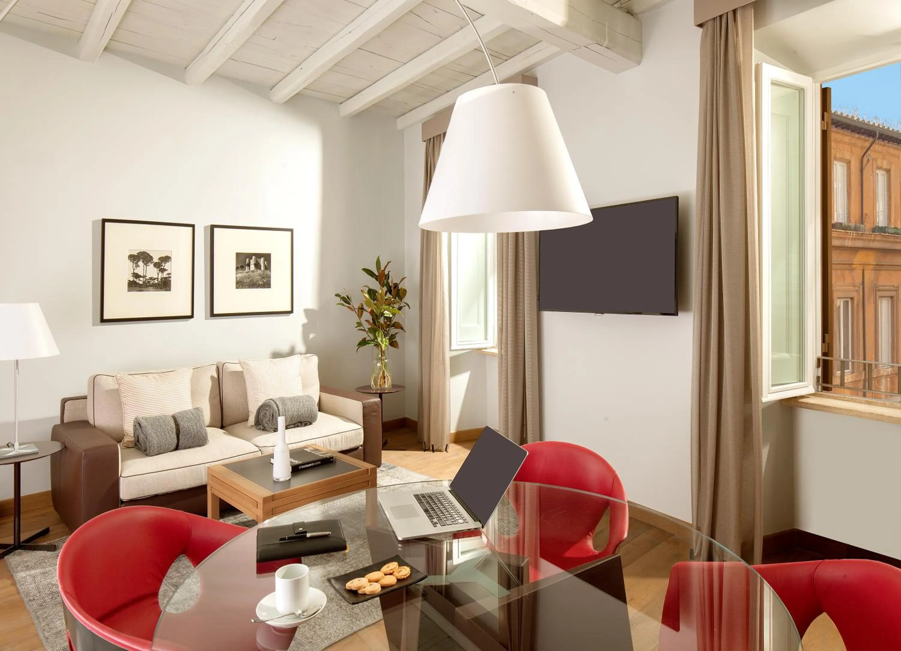 Executive Room in Palazzo Scanderbeg