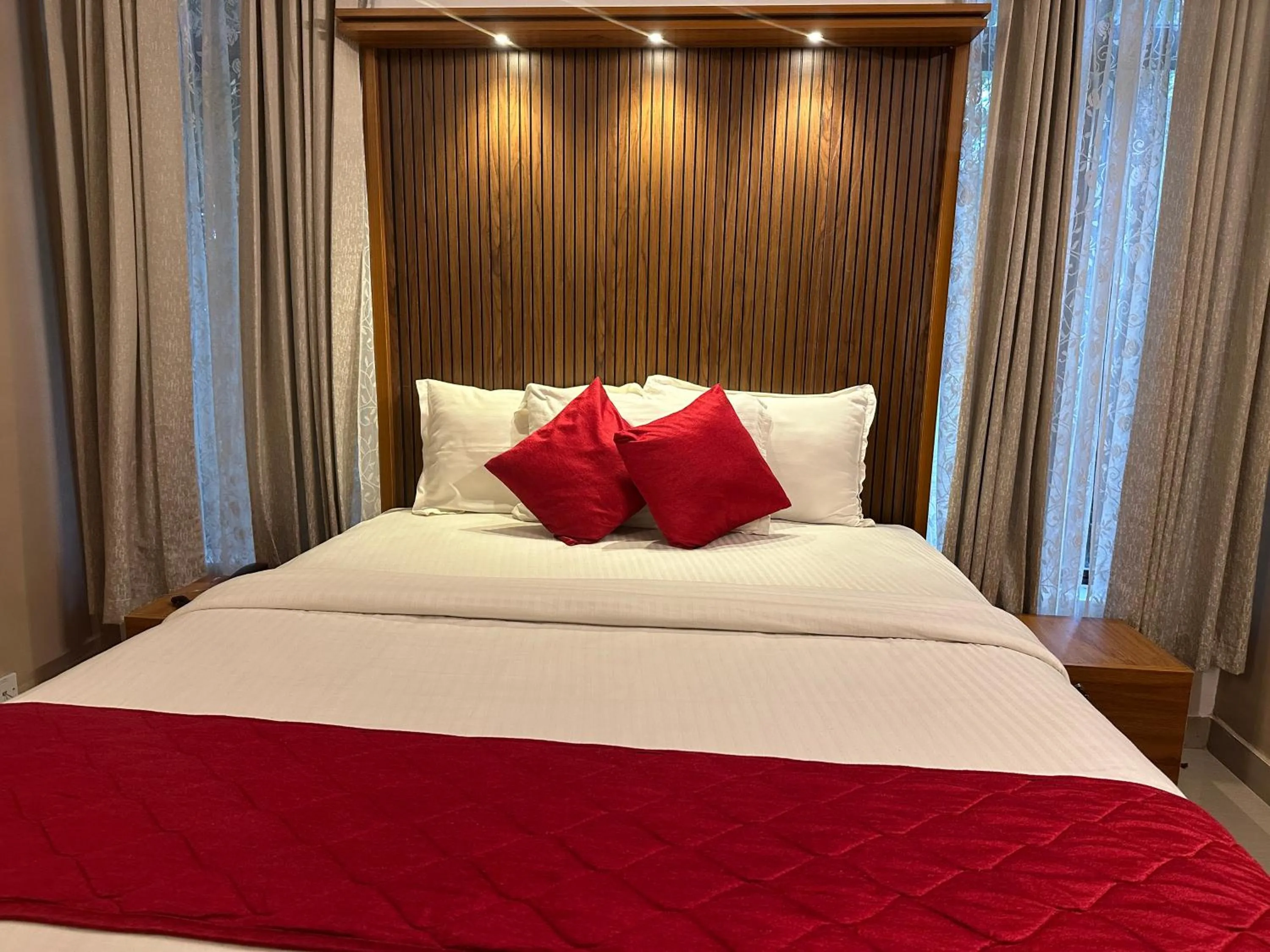 Standard Double Room in Lake N River Resort Munroe Island