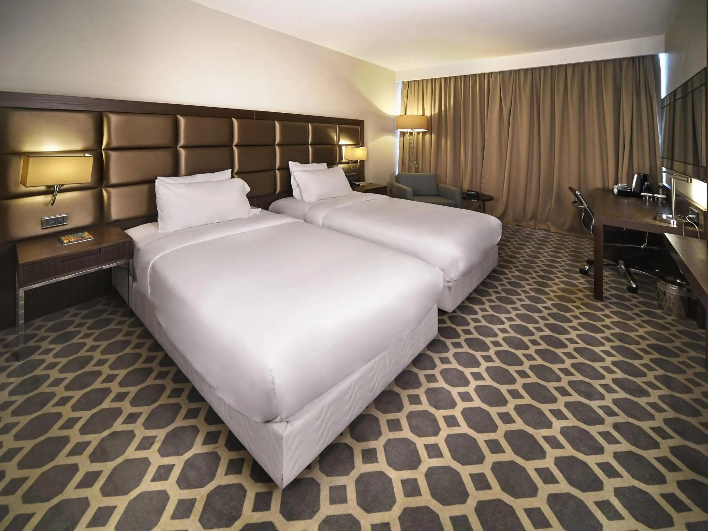 Superior Twin Room in Mercure Istanbul West Hotel & Convention Center