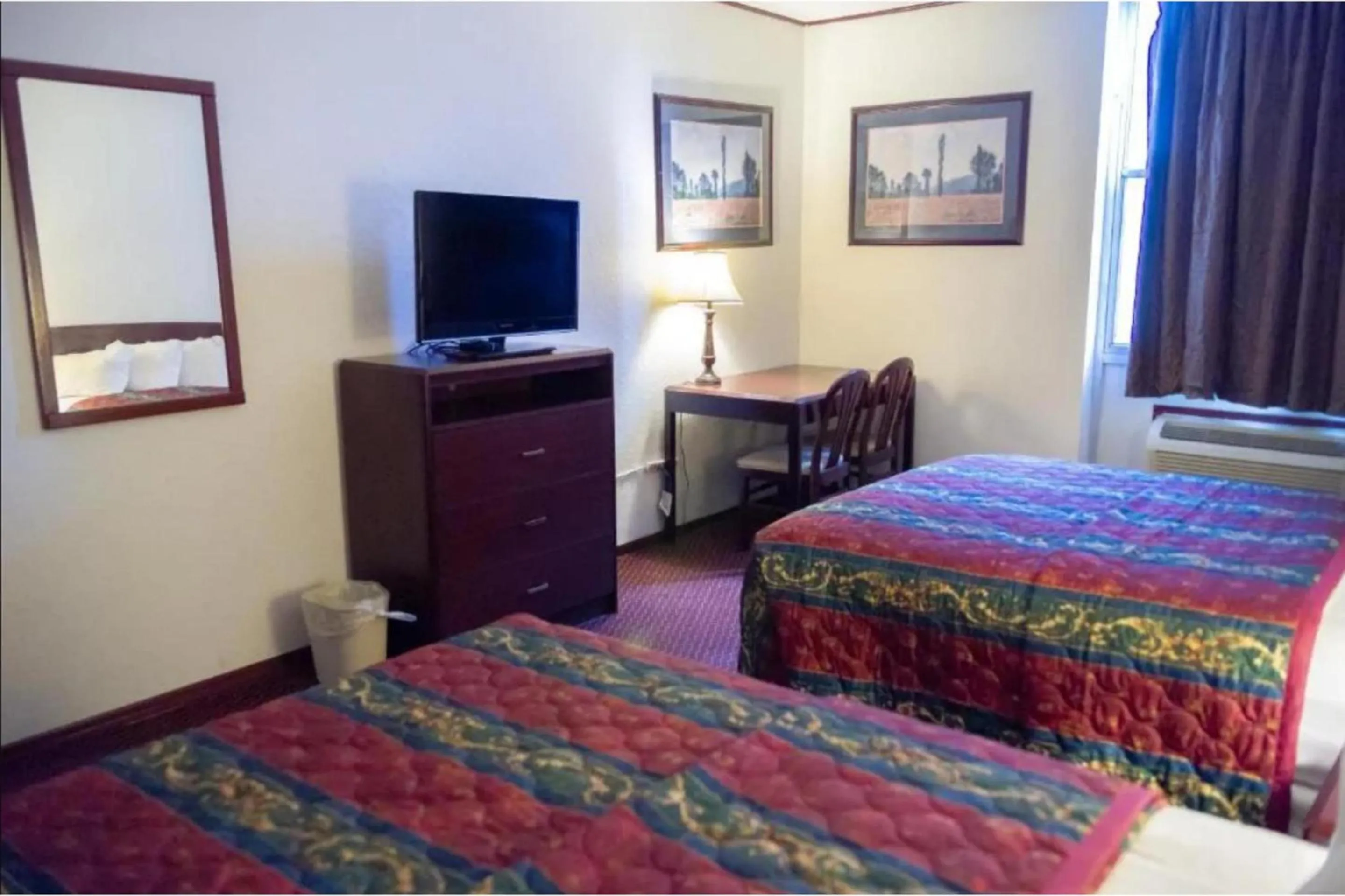 2 Queen Beds Non-Smoking in Marshall Lodge By OYO Hwy 65