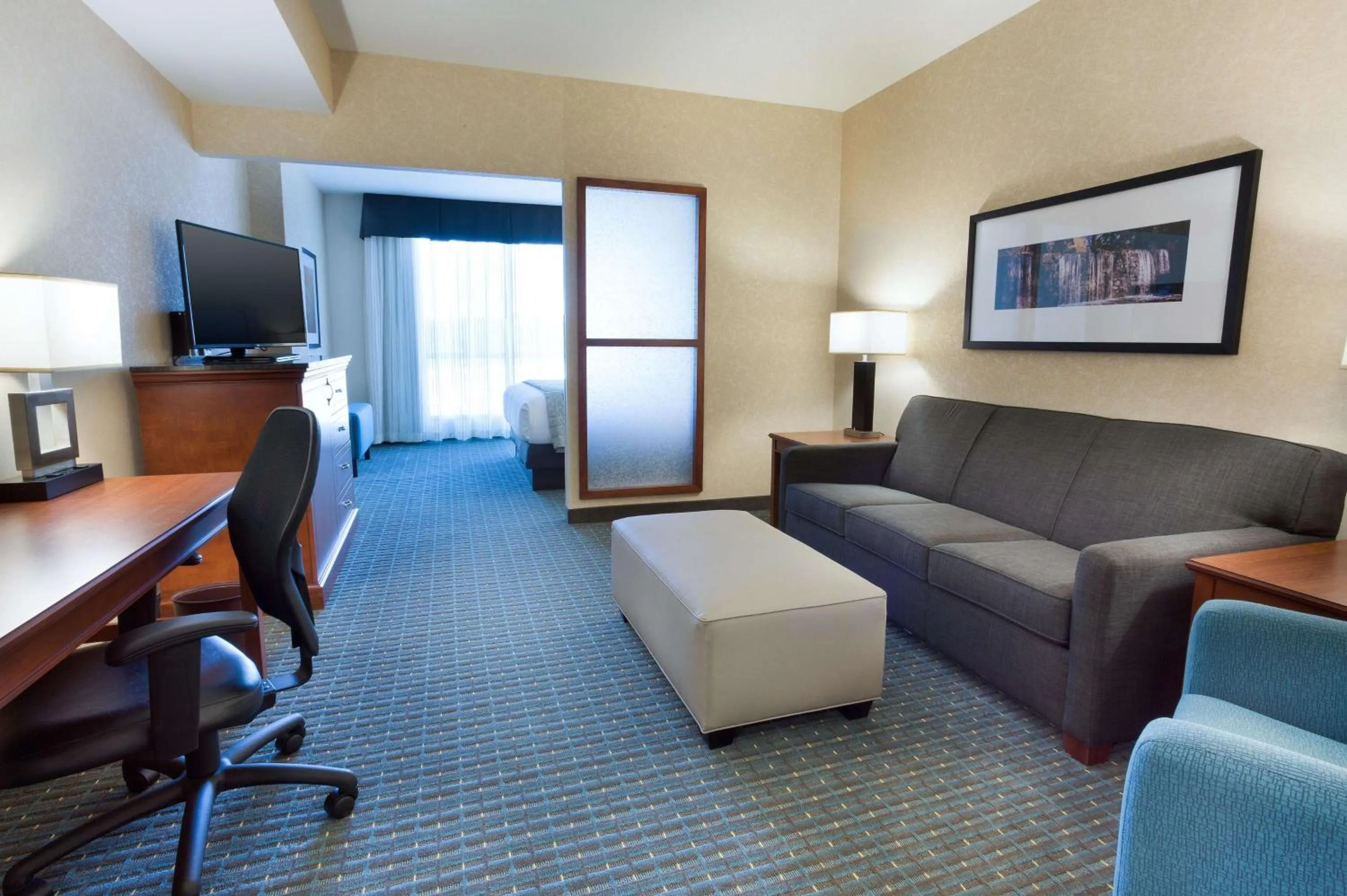 Superior King Room with Sofa Bed in Drury Inn & Suites Burlington