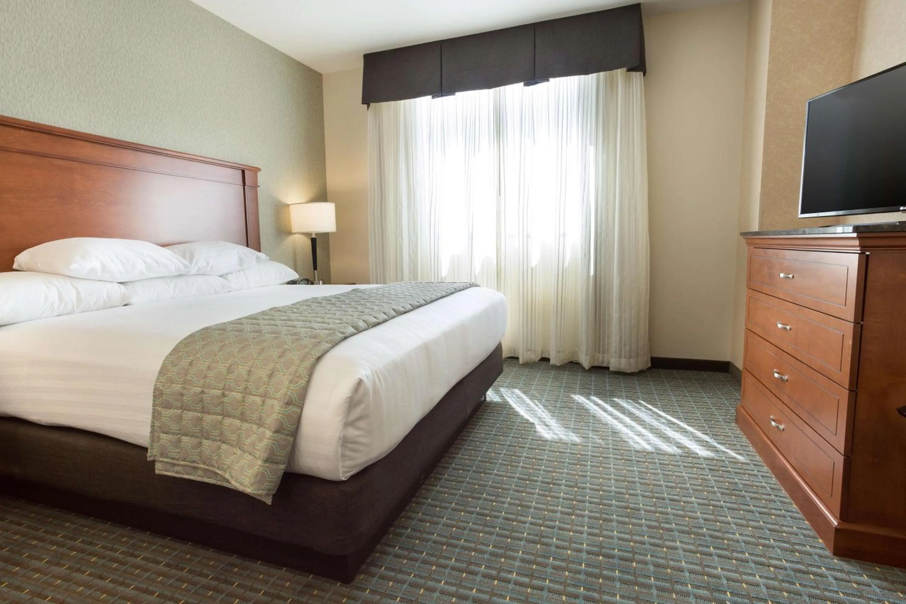 King Suite in Drury Inn & Suites Burlington