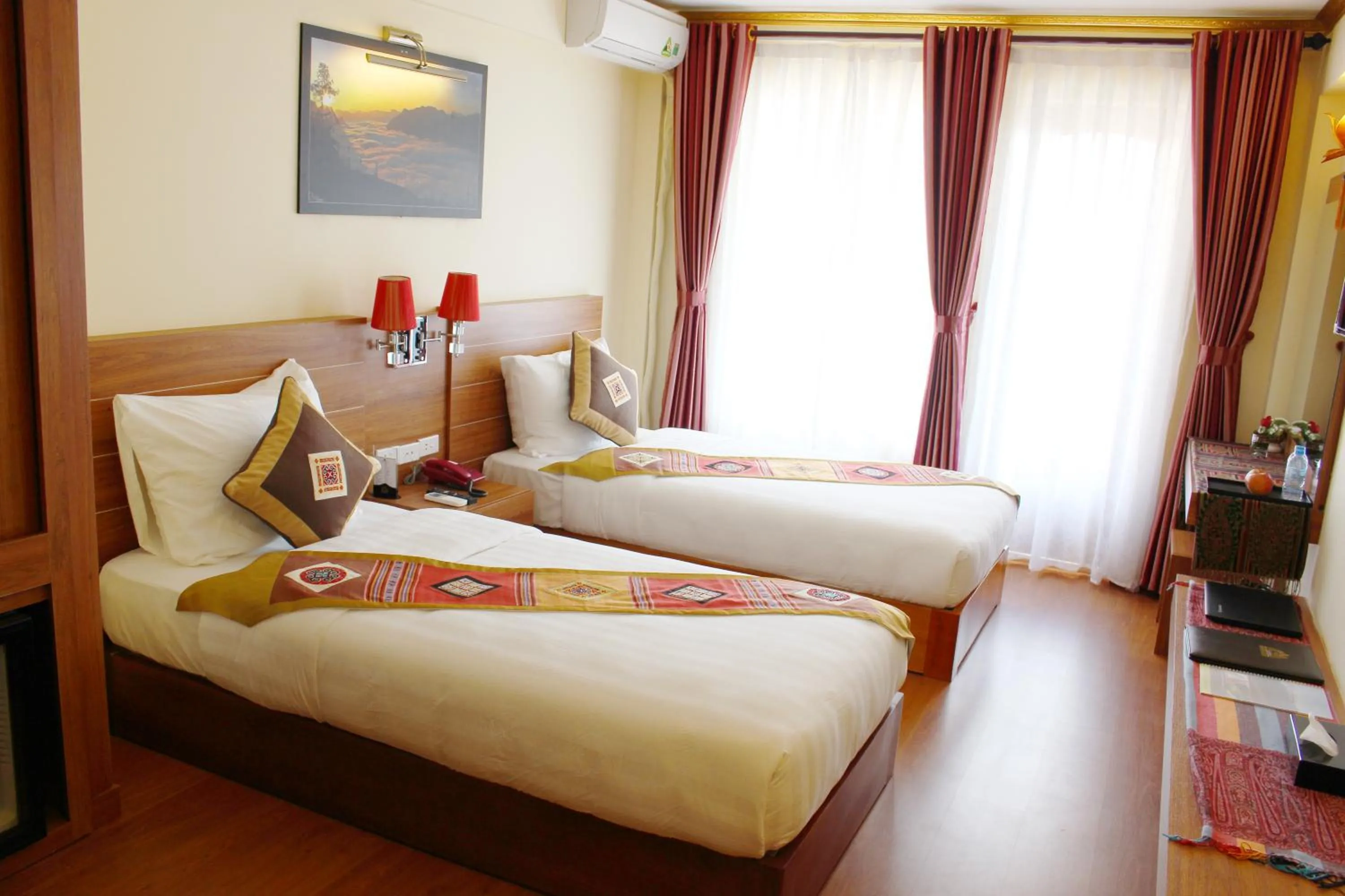 Deluxe Twin Room in Sapa Dragon Hotel