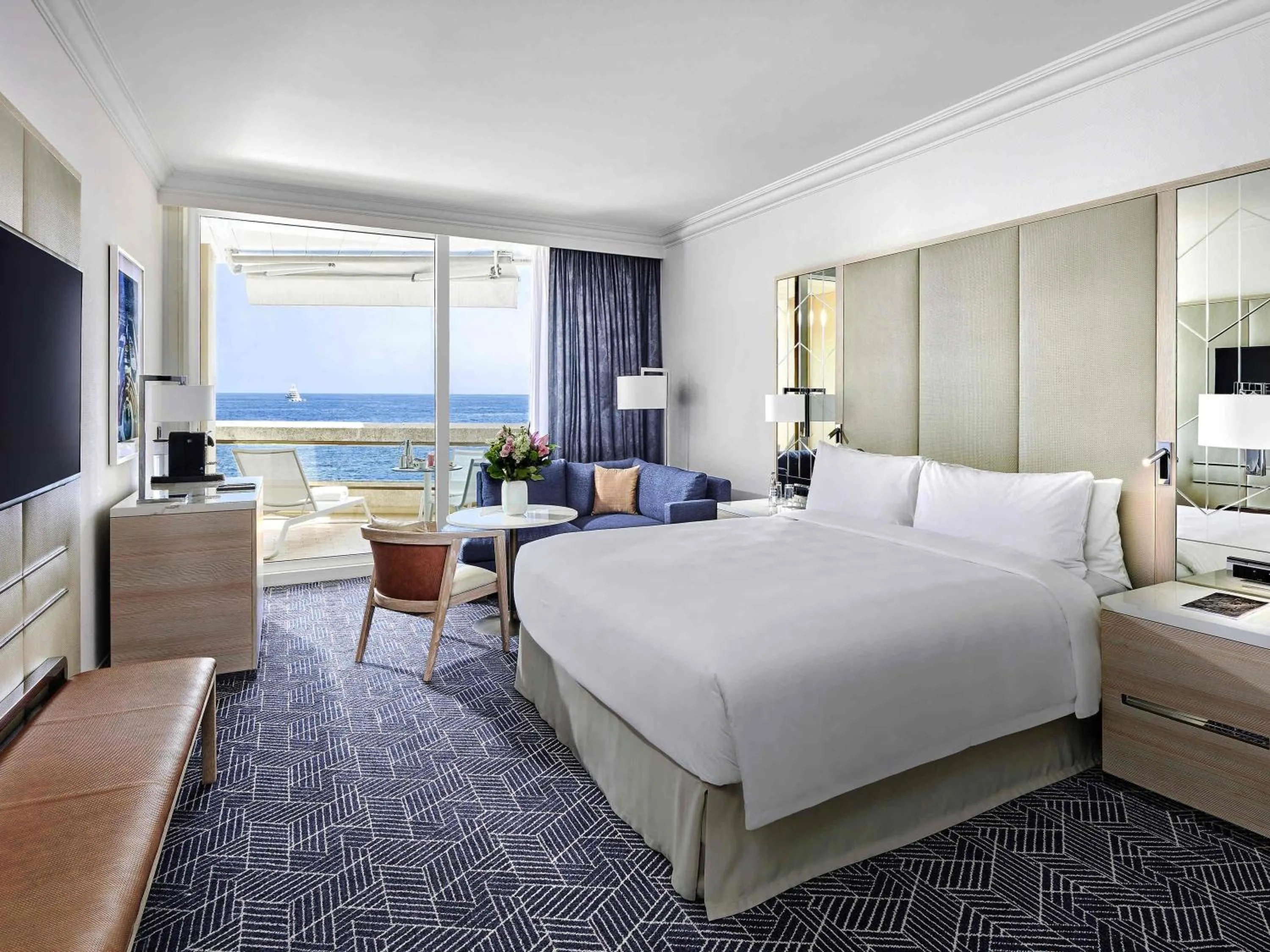 Deluxe King Room with Sea View in Fairmont Monte Carlo
