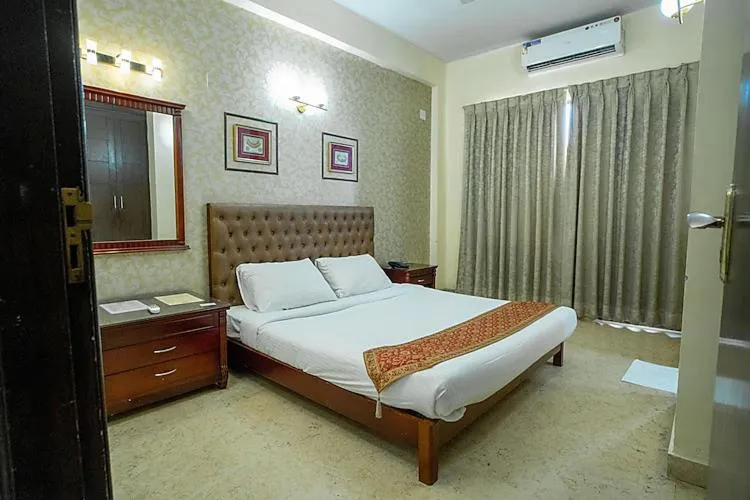Superior King Room in Enkay Residency V Block-Cyber City
