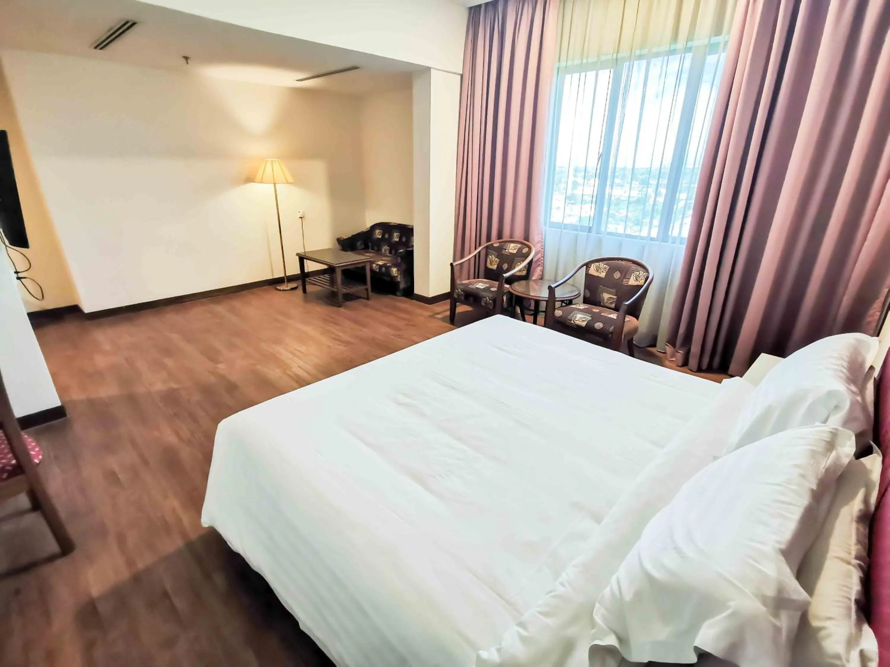 Junior Suite in Crystal Crown Hotel Harbour View, Port Klang