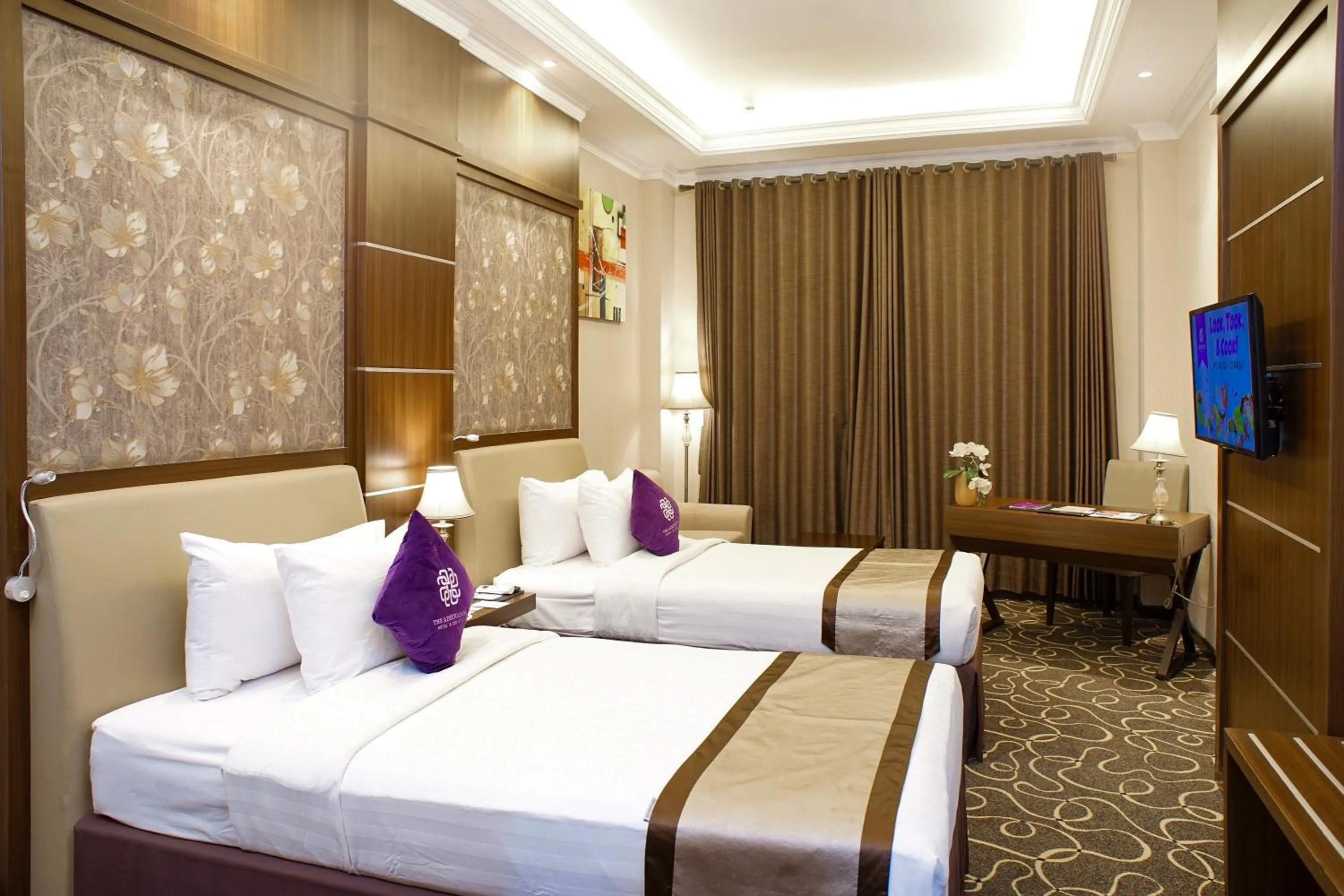 Deluxe Twin Room in Adhiwangsa Hotel