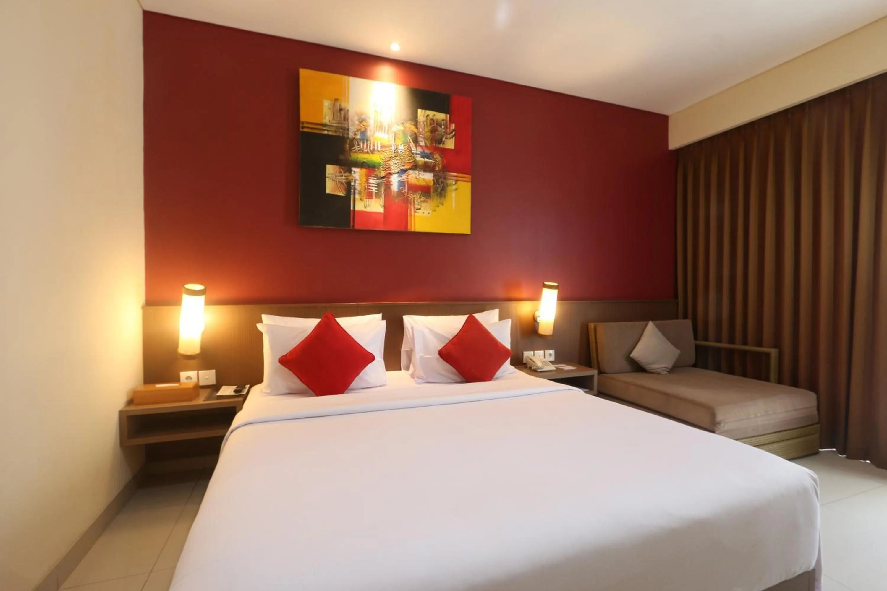 Deluxe Upper Floor Room, Double Bed with City View in Grand La Walon Hotel