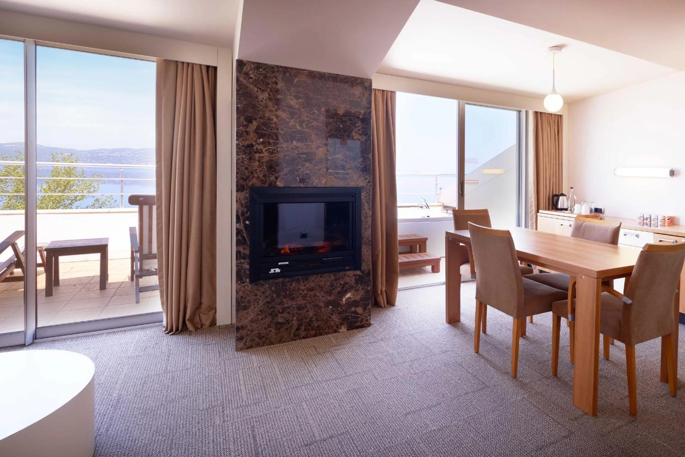 Queen Suite in Richmond Nua Wellness Spa - Adult Only