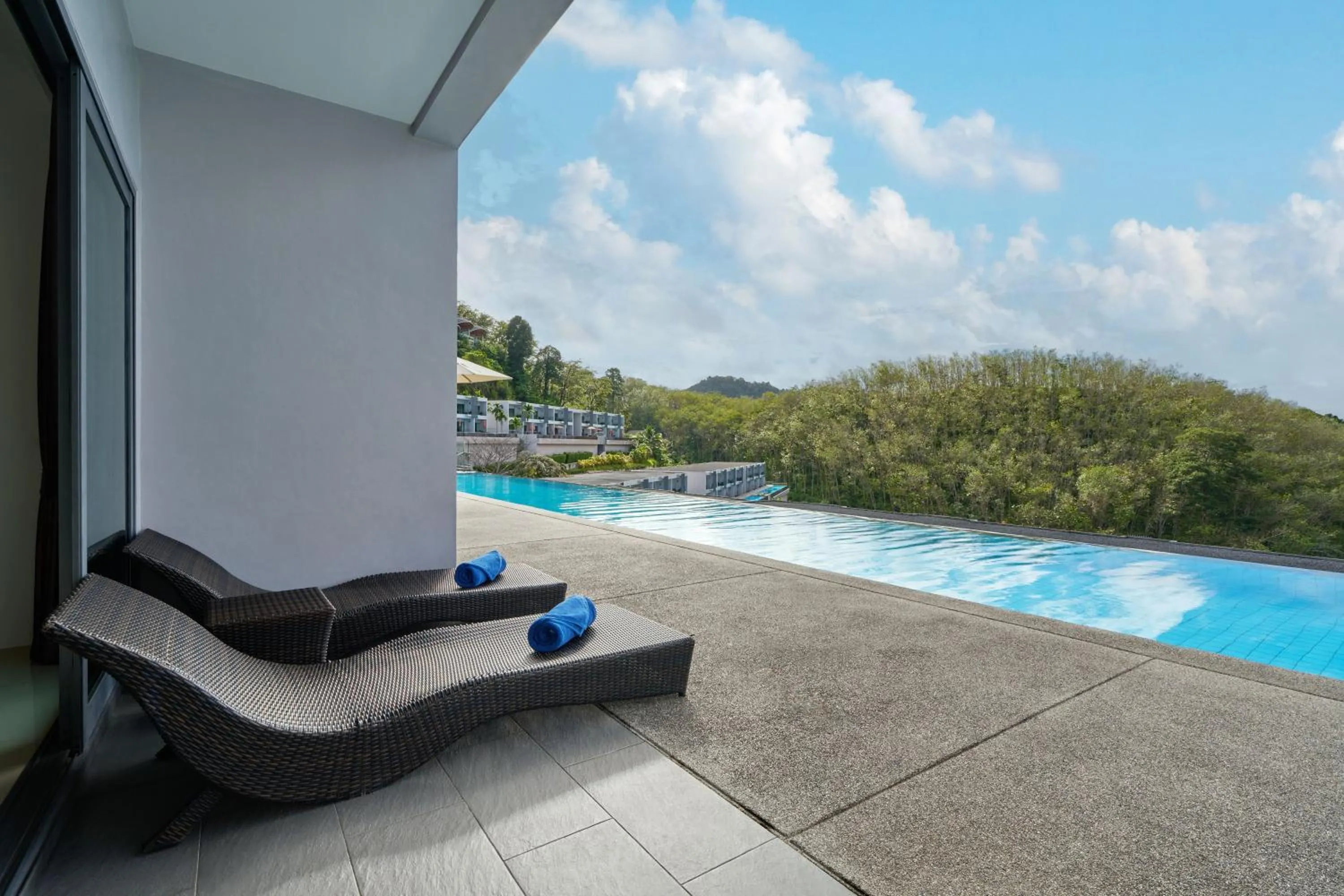 One Bedroom Suite Pool Access Seaview in Patong Bay Hill