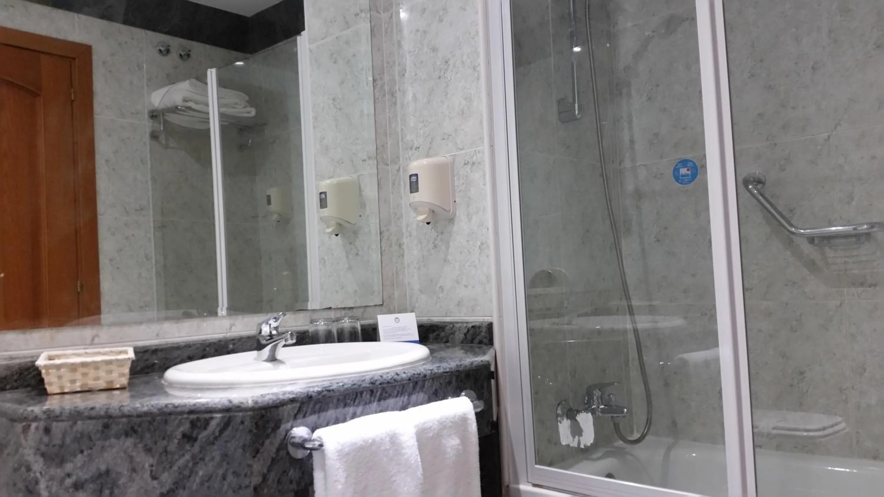 Single Room in Hotel Humanes