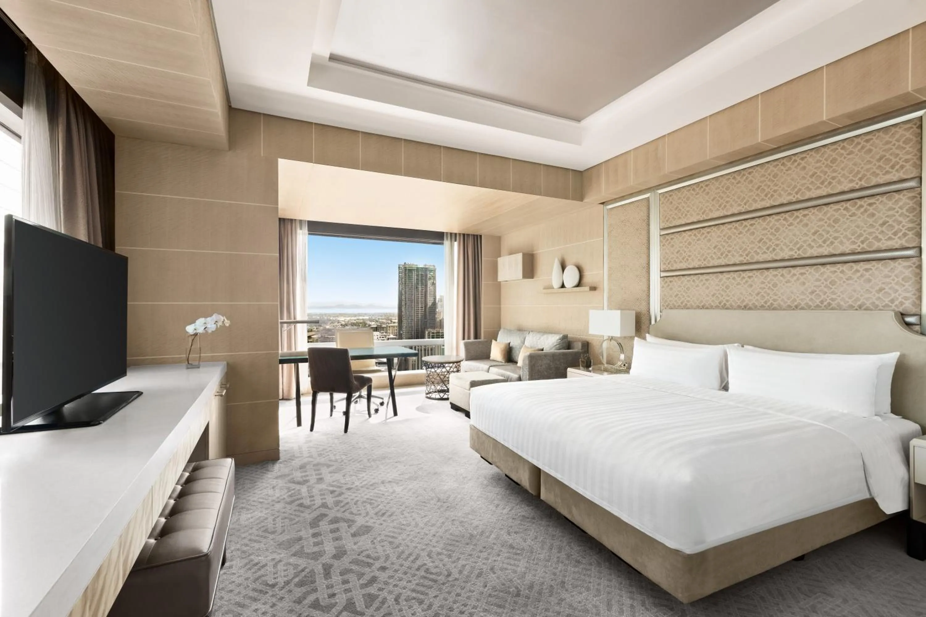 Deluxe High Street King in Shangri-La The Fort, Manila