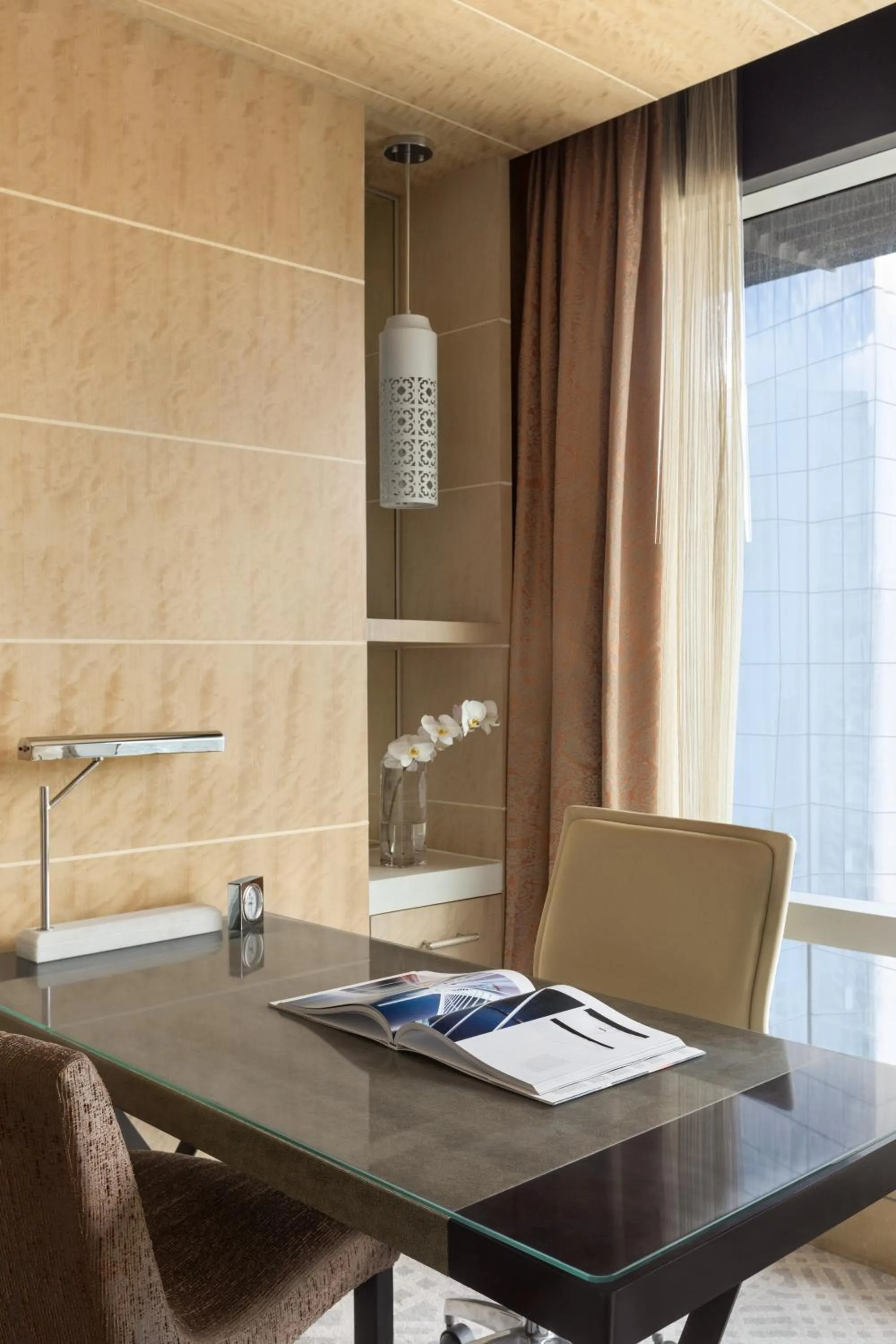 Horizon Deluxe Twin in Shangri-La The Fort, Manila