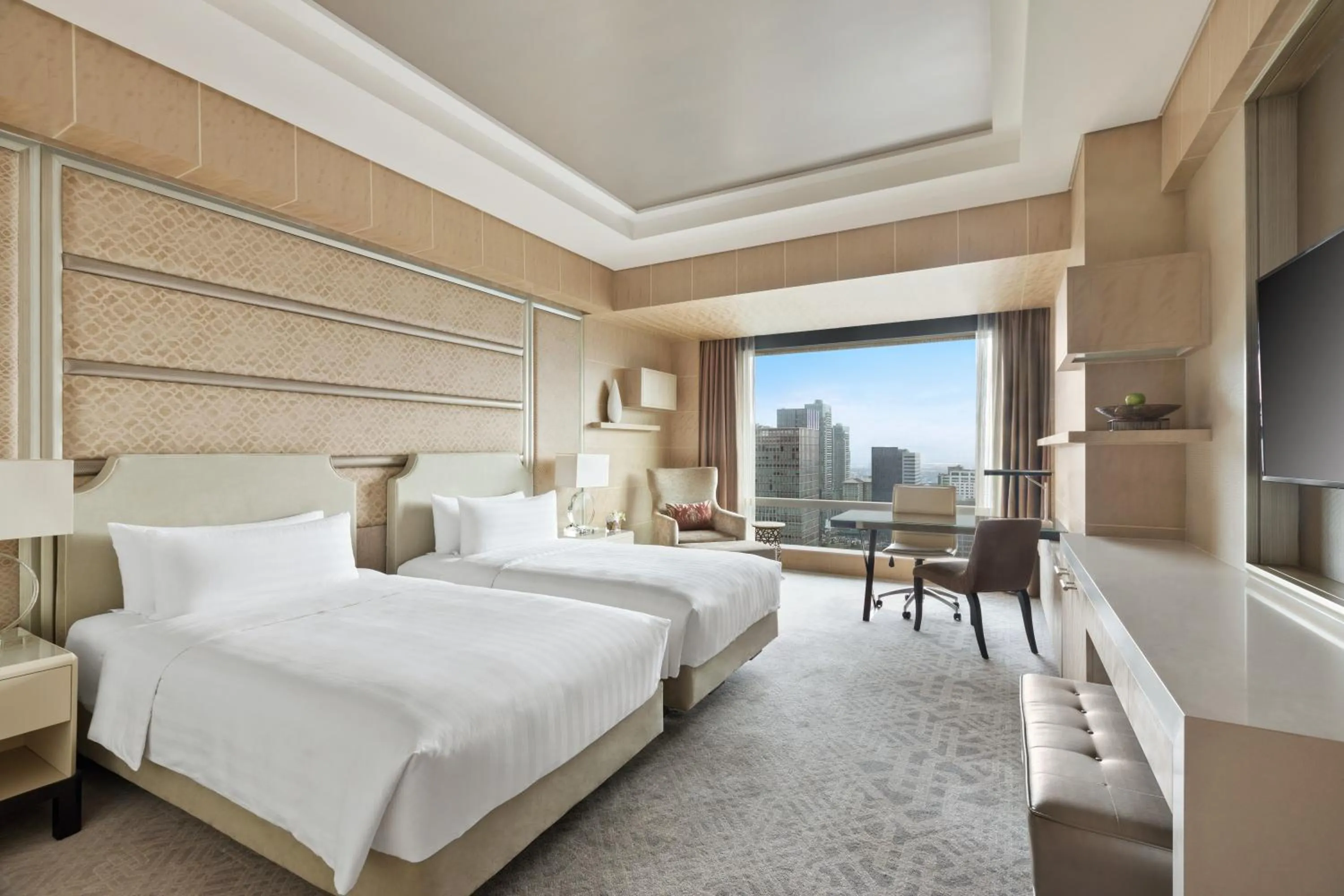 Deluxe High Street Twin in Shangri-La The Fort, Manila