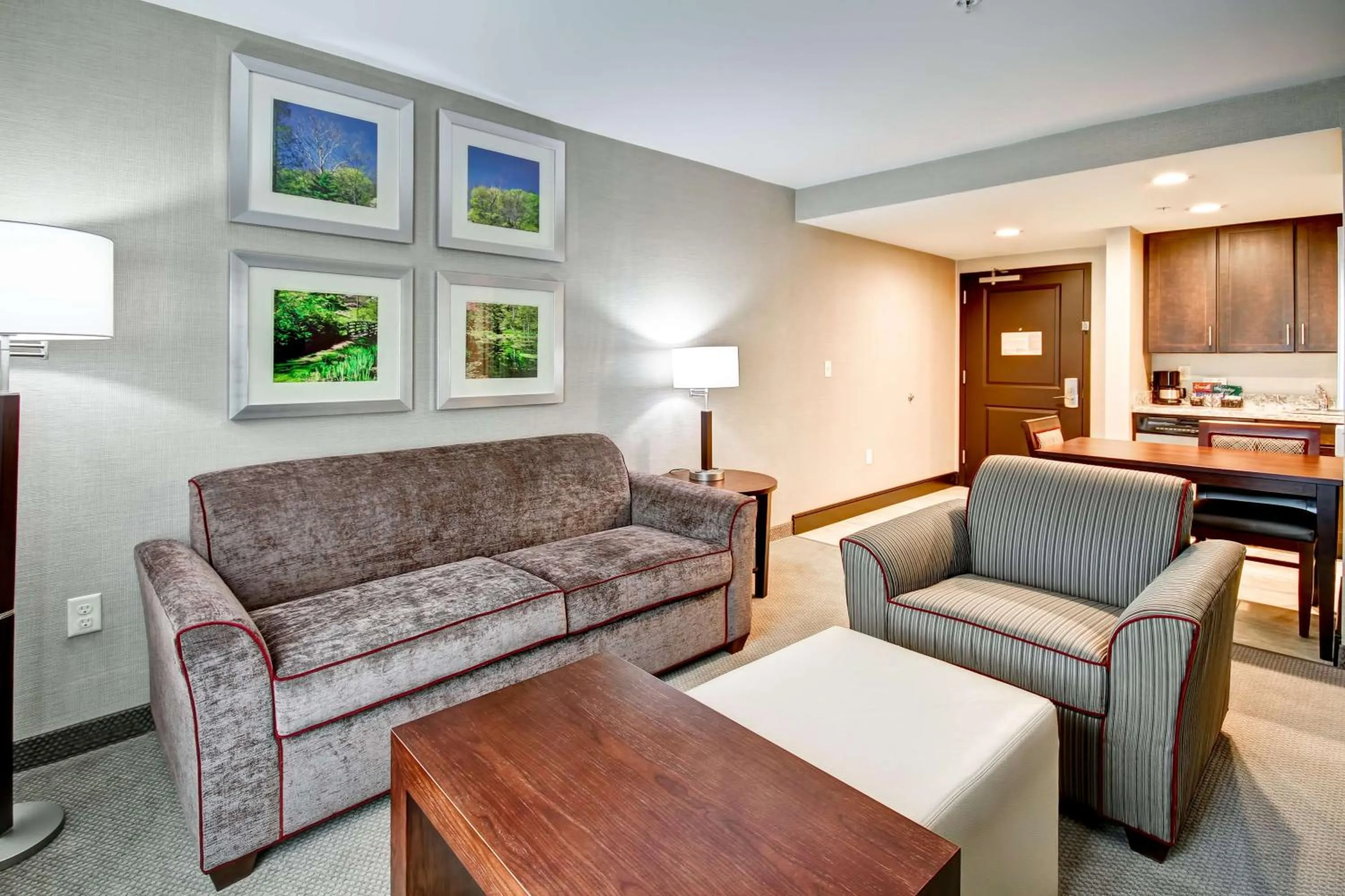 One-Bedroom Queen Suite with Two Queen Beds - Non-Smoking in Homewood Suites by Hilton Bridgewater/Branchburg