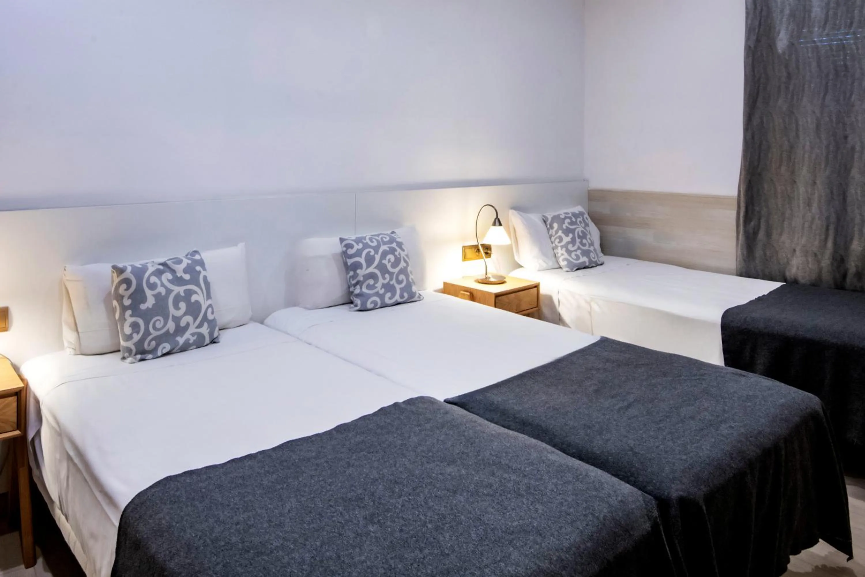One-Bedroom Apartment (4 Adults) in Aparthotel Rambla108