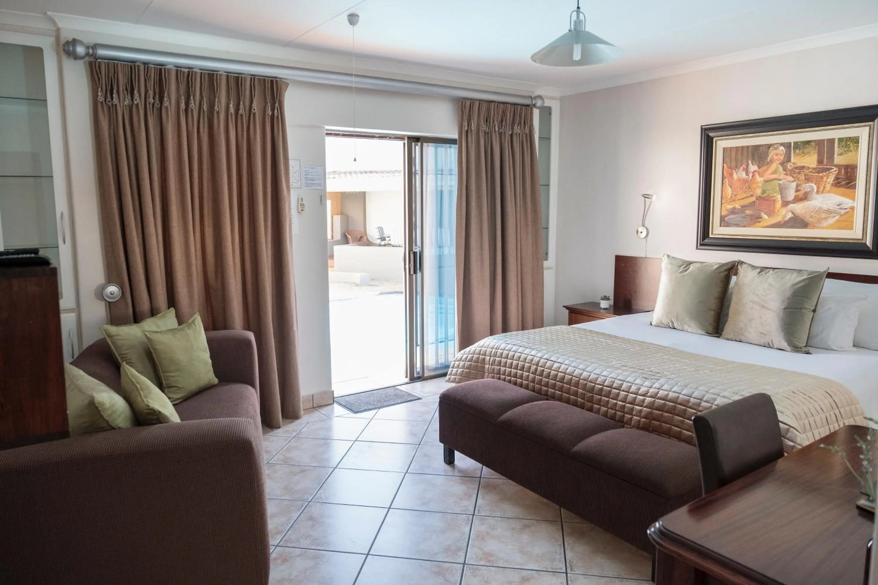 Suite - single occupancy in President Lodge