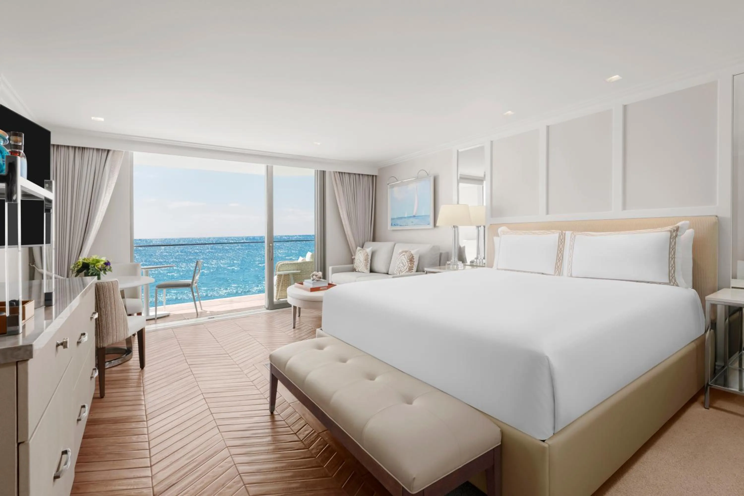 Premium Oceanfront King Corner Studio in Surf & Sand Laguna Beach