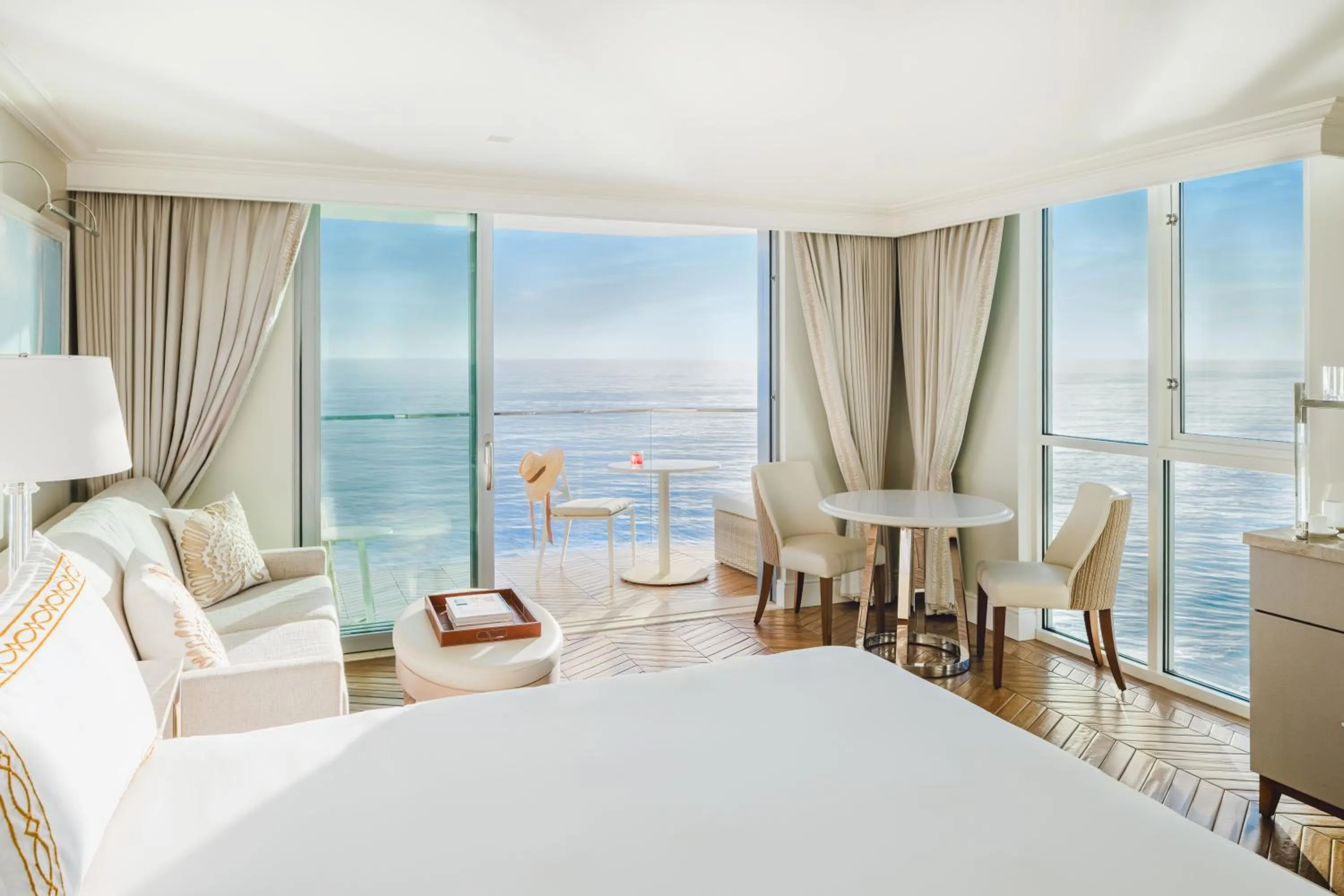 Premium Oceanfront King Corner Studio in Surf & Sand Laguna Beach