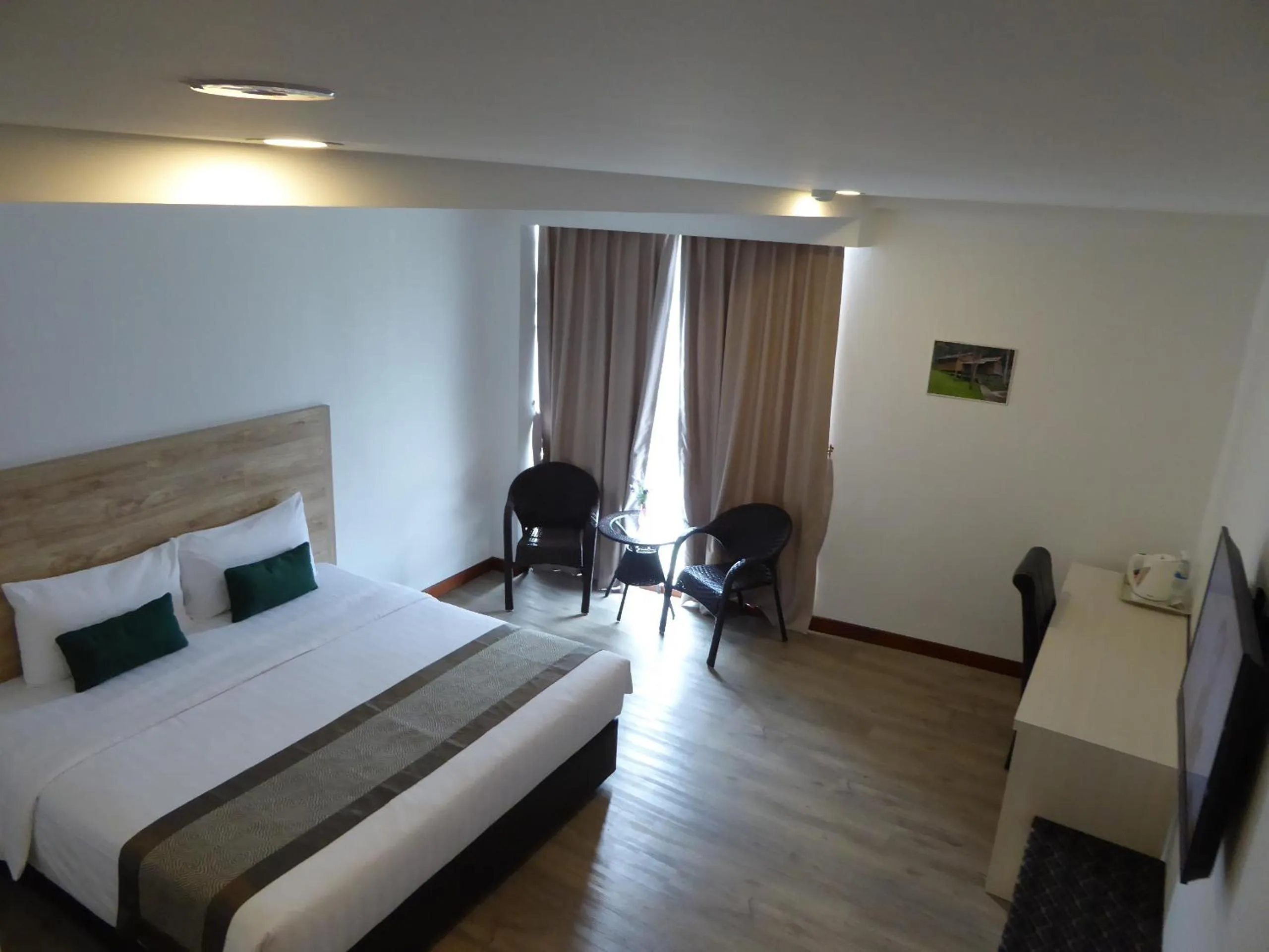 Deluxe King Room in Molek Garden Hotel