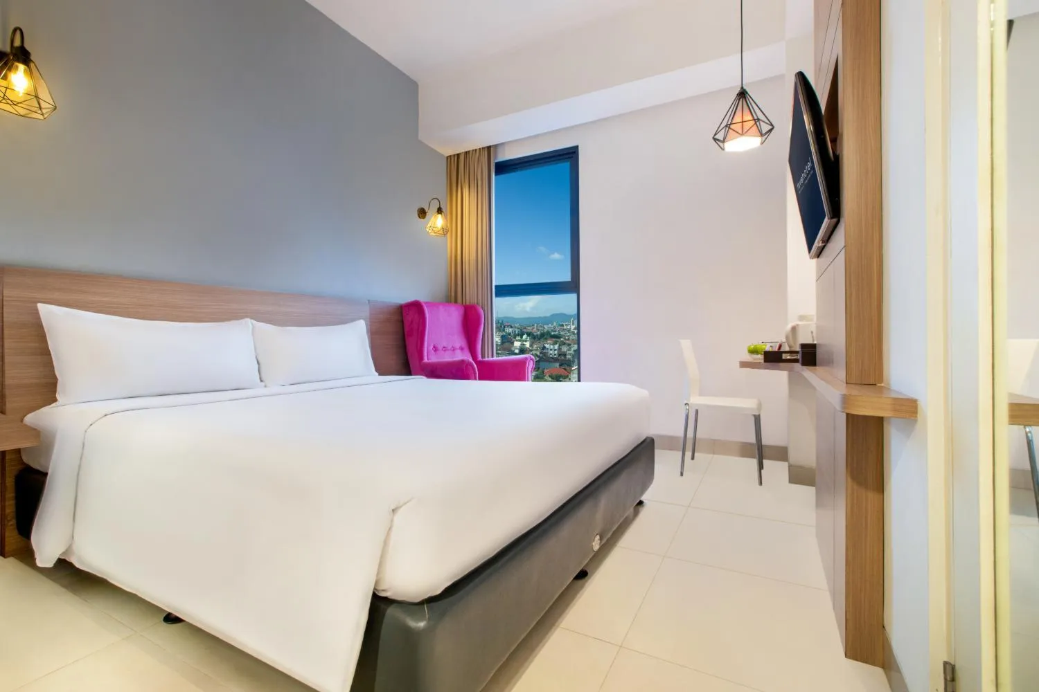 Deluxe Double Room in favehotel Malioboro - Yogyakarta