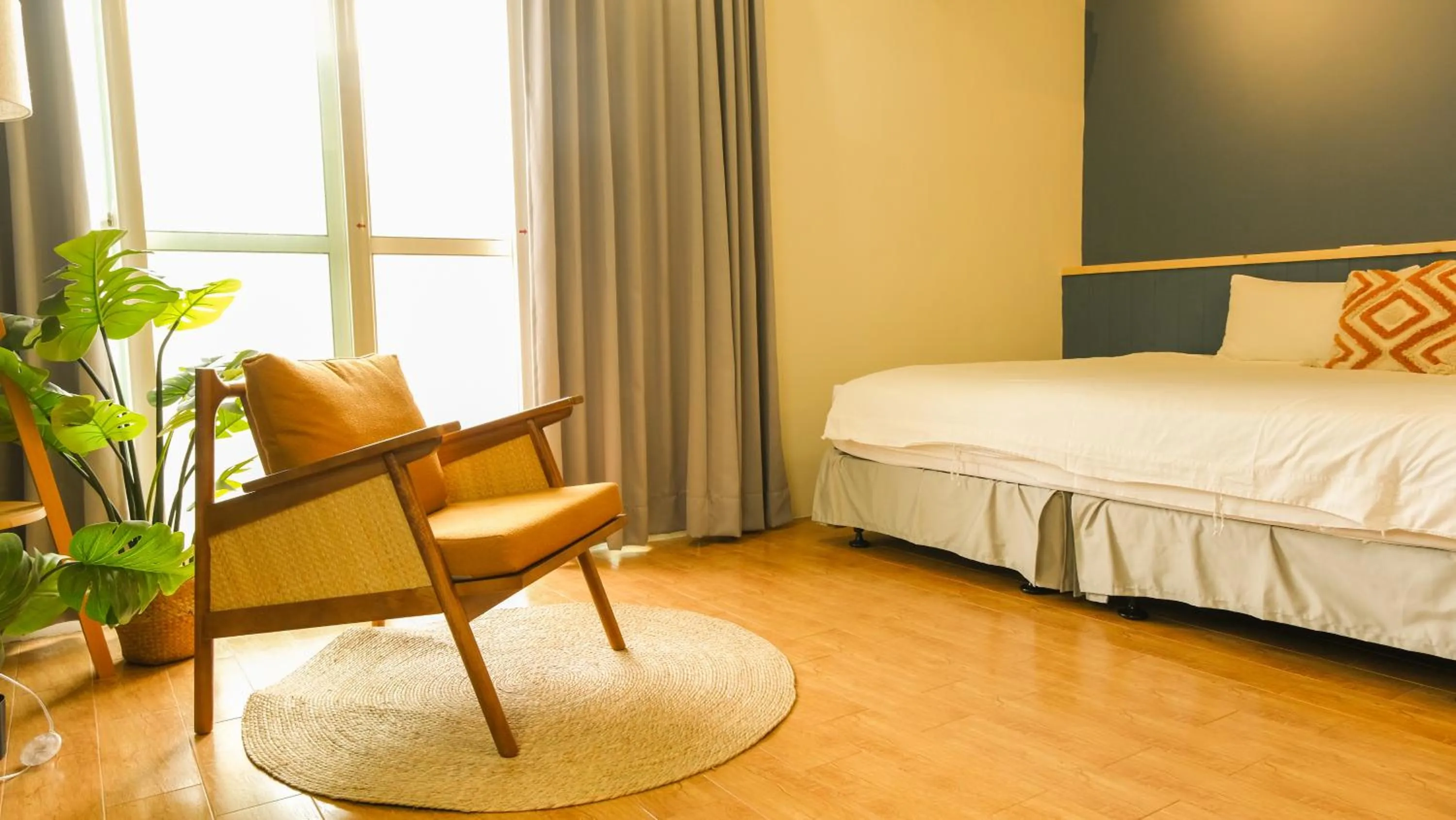 Deluxe Double Room with Balcony in Cozy Blue B&B