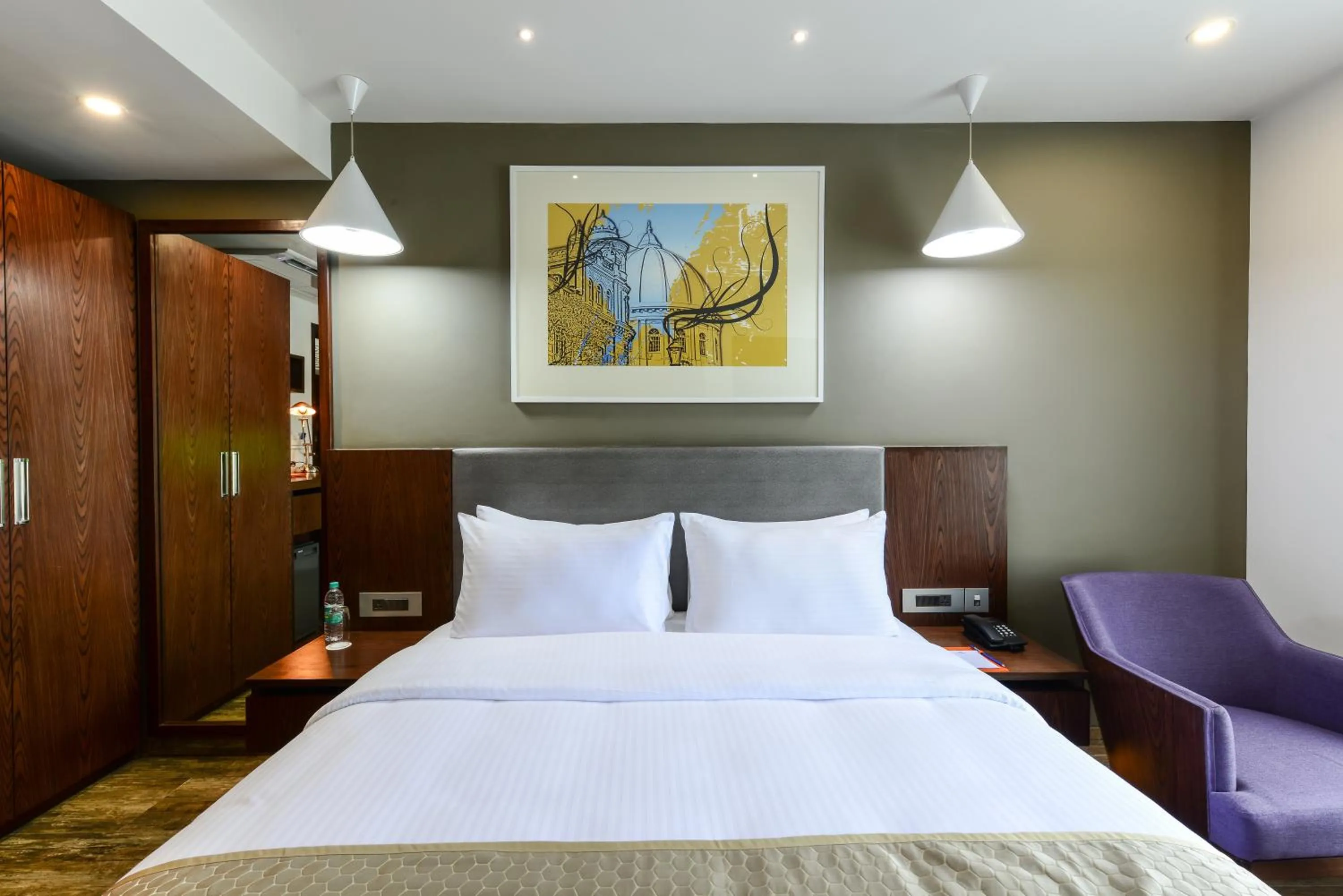 Queen Room - Mobility Non-Smoking with 20% discount on F&B and Spa in Howard Johnson by Wyndham, Kolkata Airport