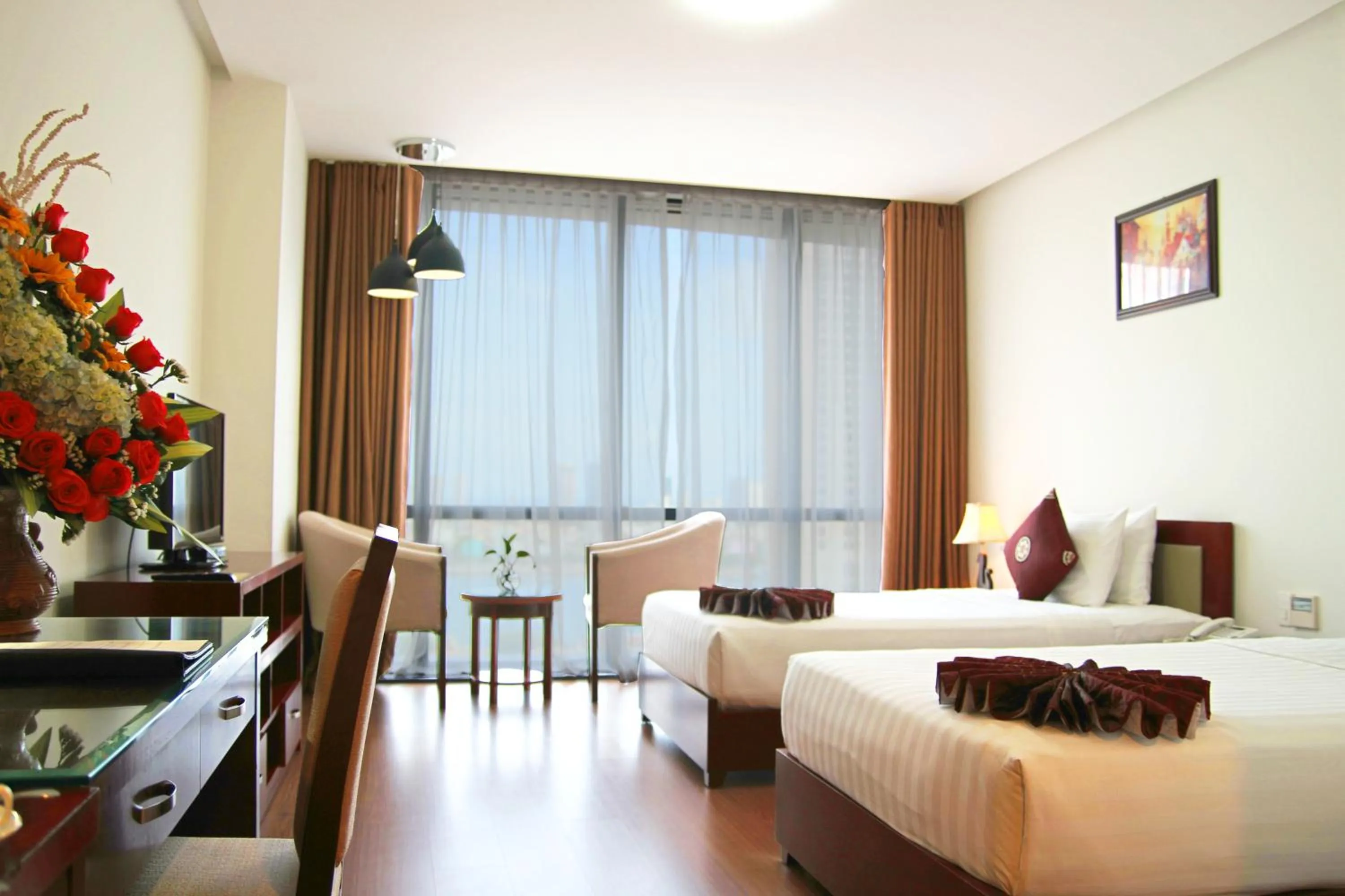 Superior Twin Room with City View in Da Nang Han River Hotel
