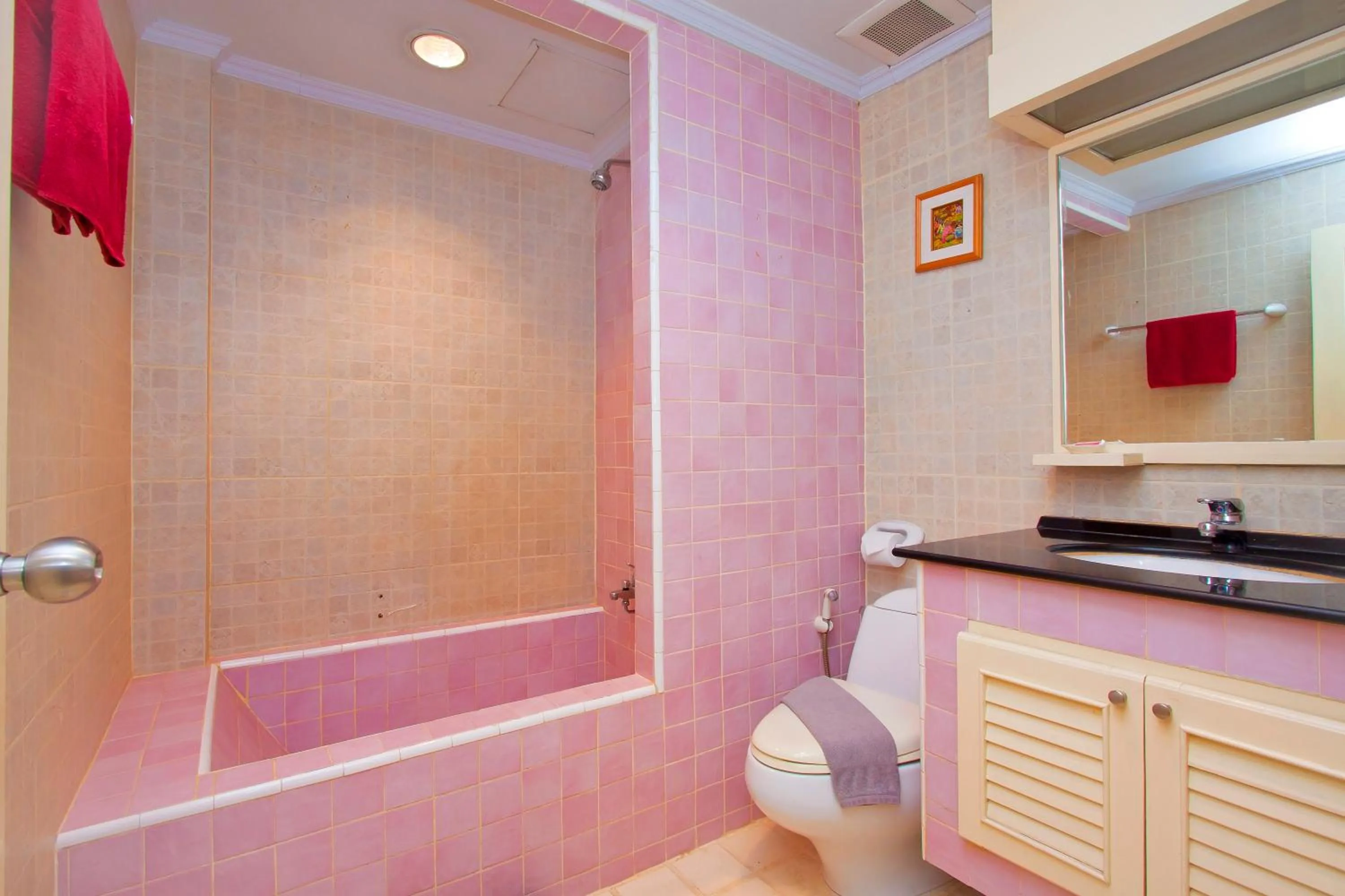 Two-Bedroom Penthouse Apartment in Argyle Apartments Pattaya