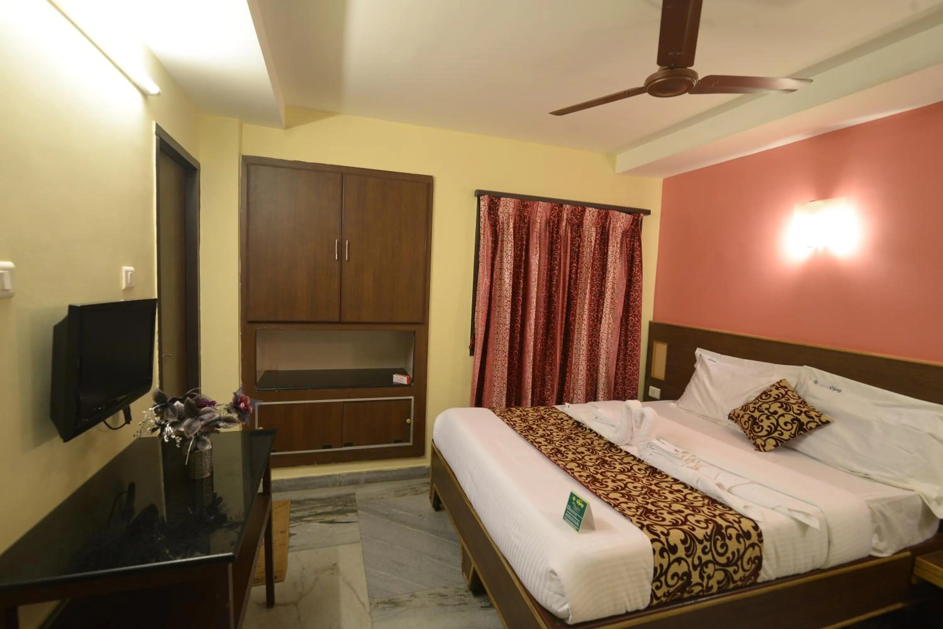 Budget Single Room - single occupancy in Hotel Vijay