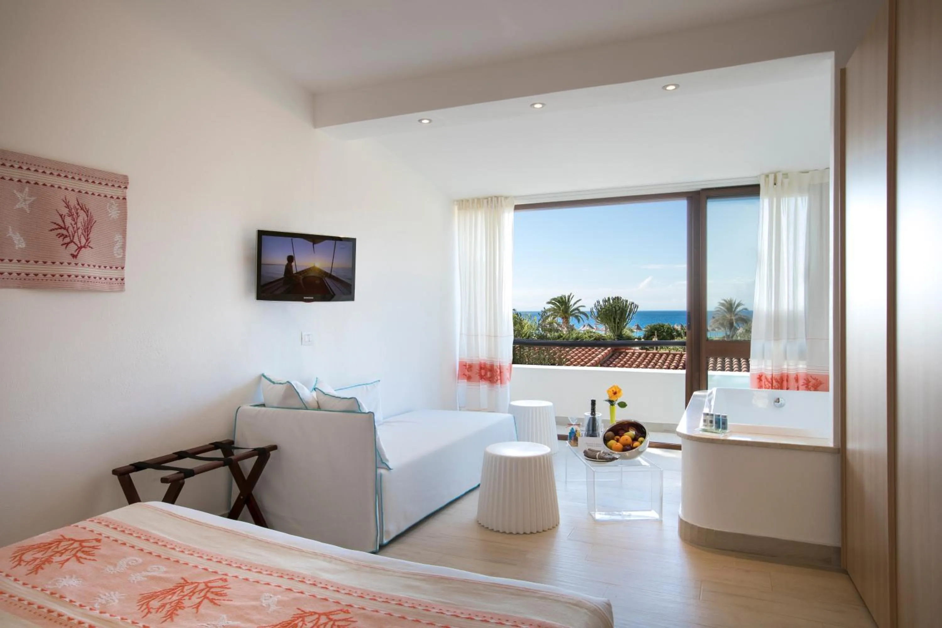 Deluxe Family Room with Sea View in Cormoran Hotel & Residence