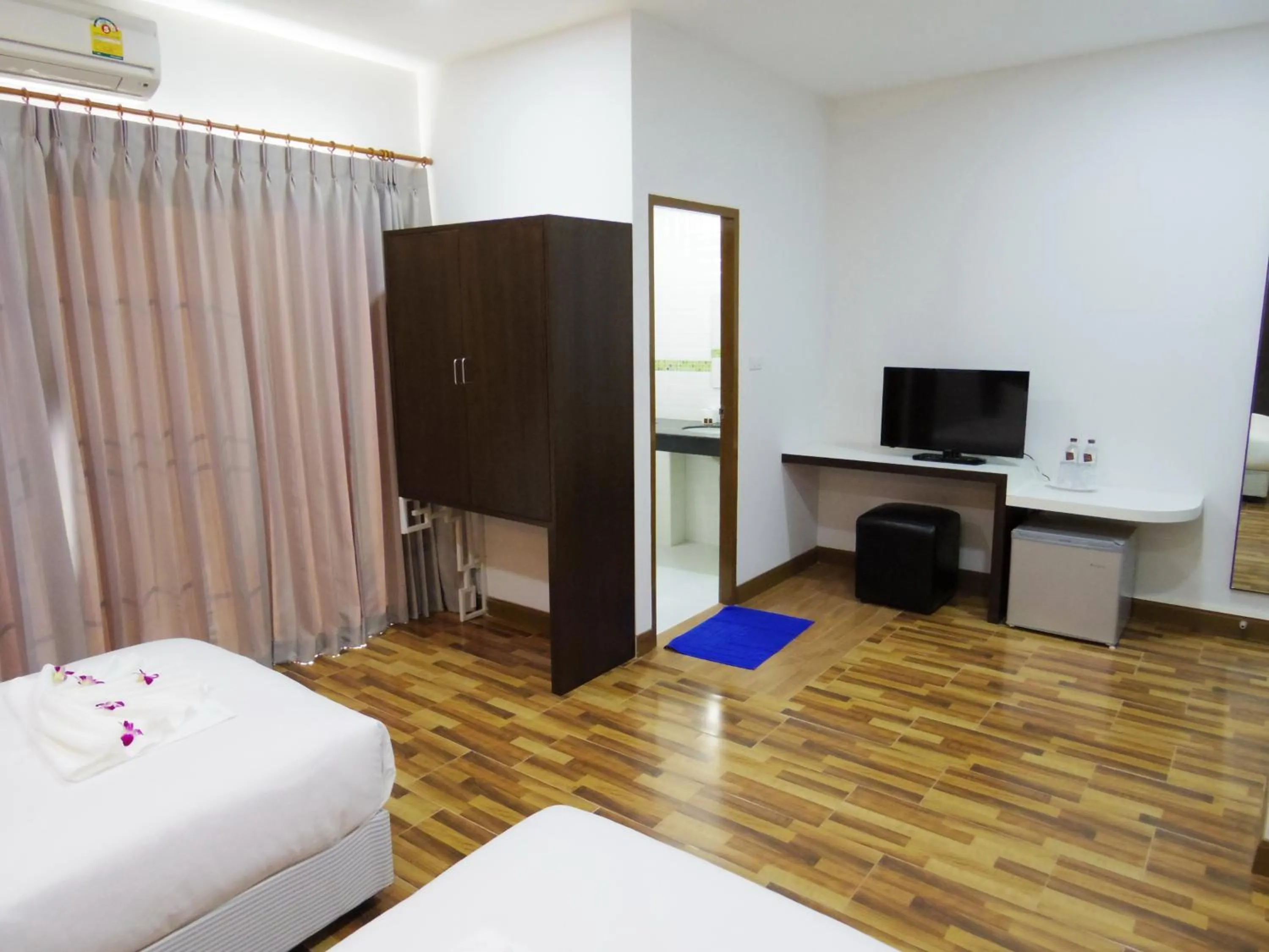 Deluxe Twin Room in The SR Residence Lampang