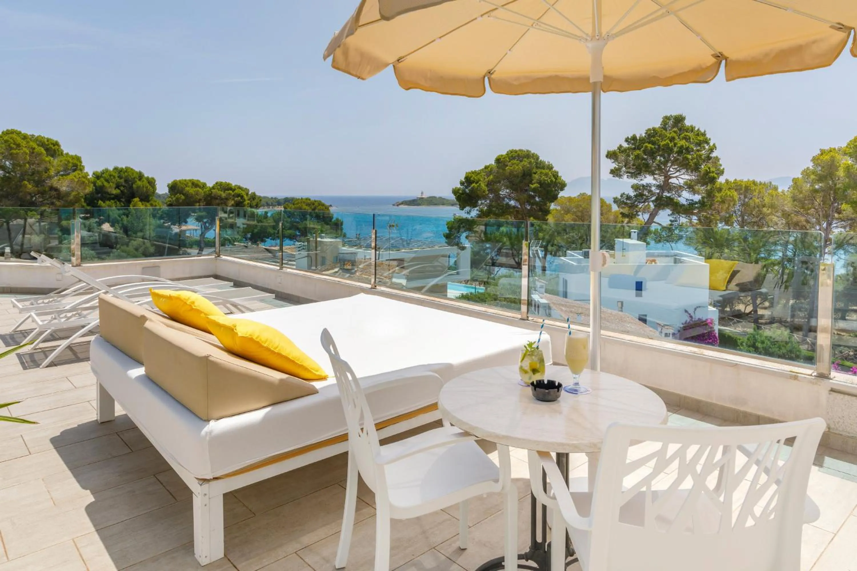 Deluxe Room with Sea View in Alcanada Golf Hotel