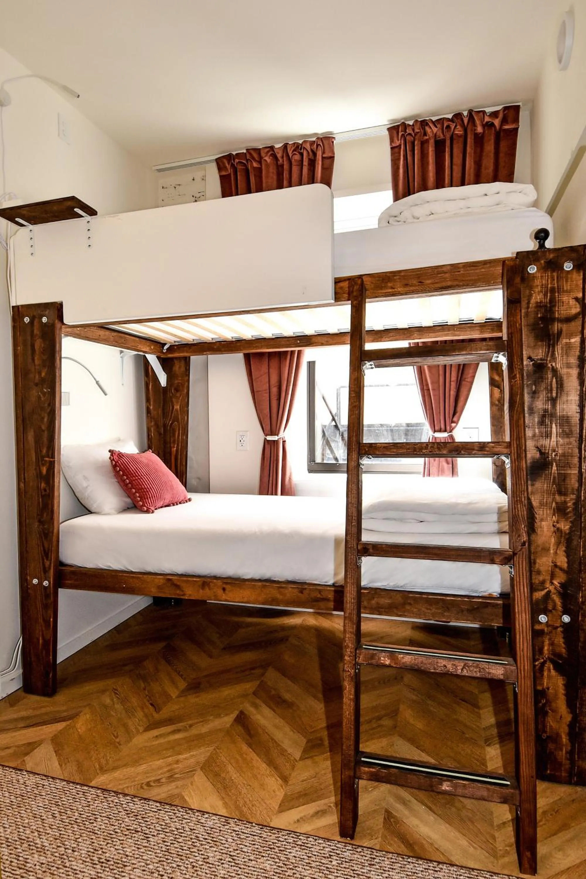 Double Twin Bunk Room in HighRoad Washington DC