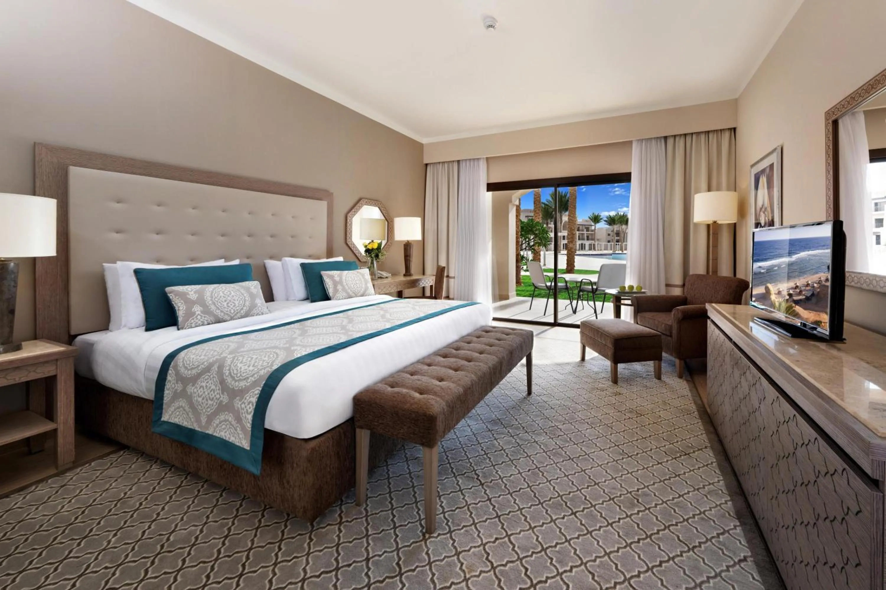 Deluxe Family Pool View in Steigenberger Alcazar