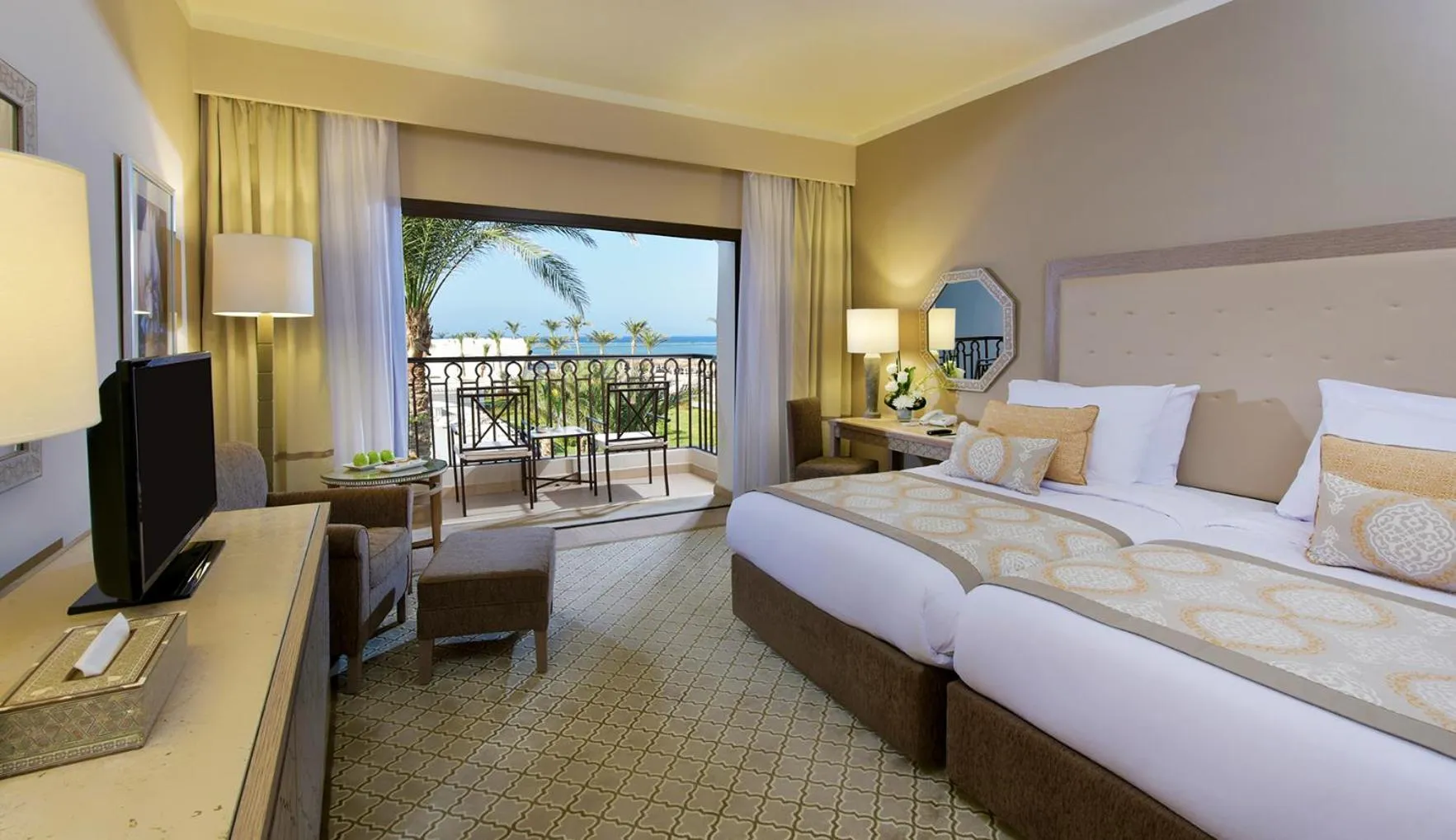 Superior Room Partial Sea View in Steigenberger Alcazar