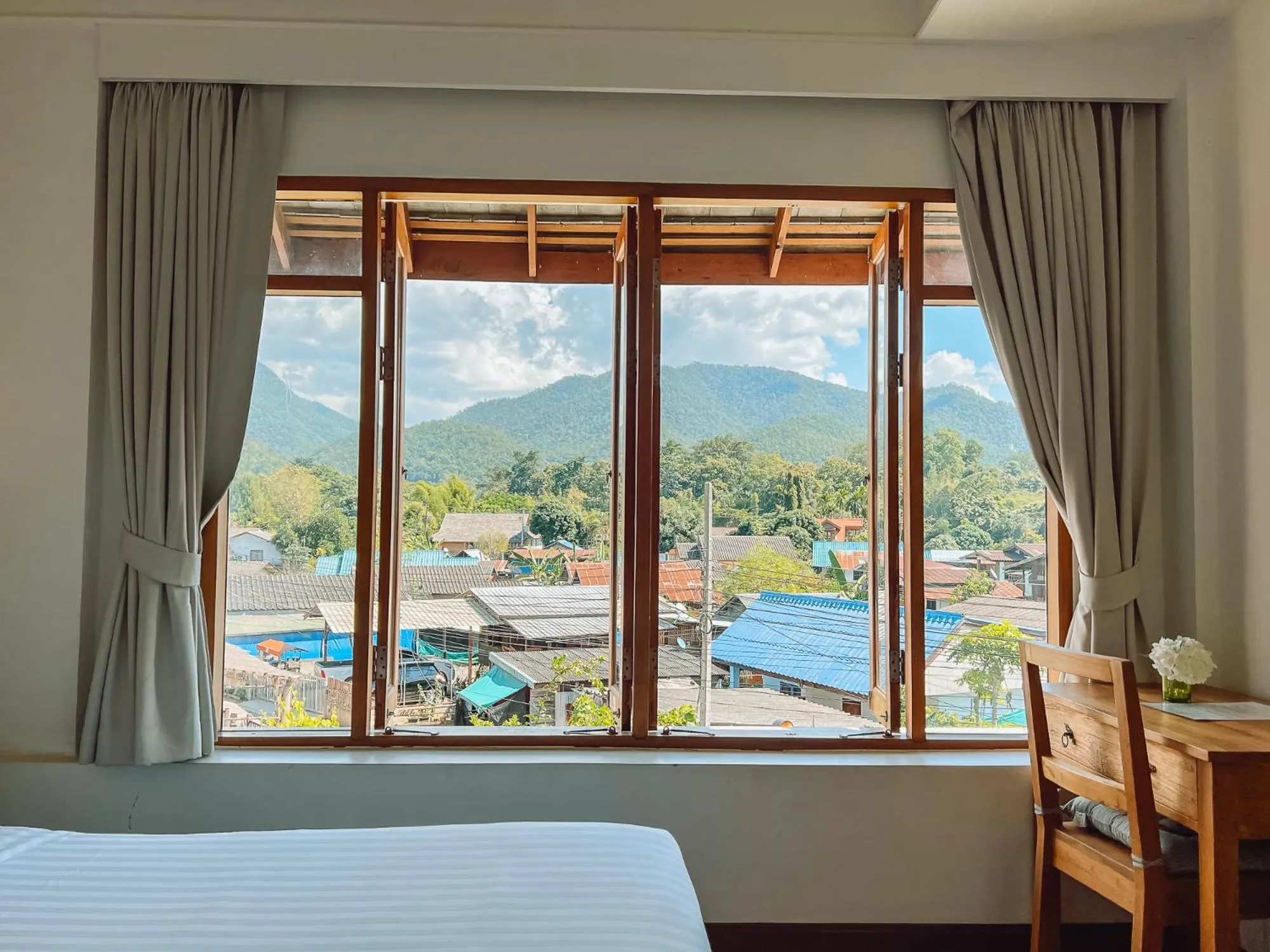 King Room with Mountain View in Pai Cherkaew Boutique House