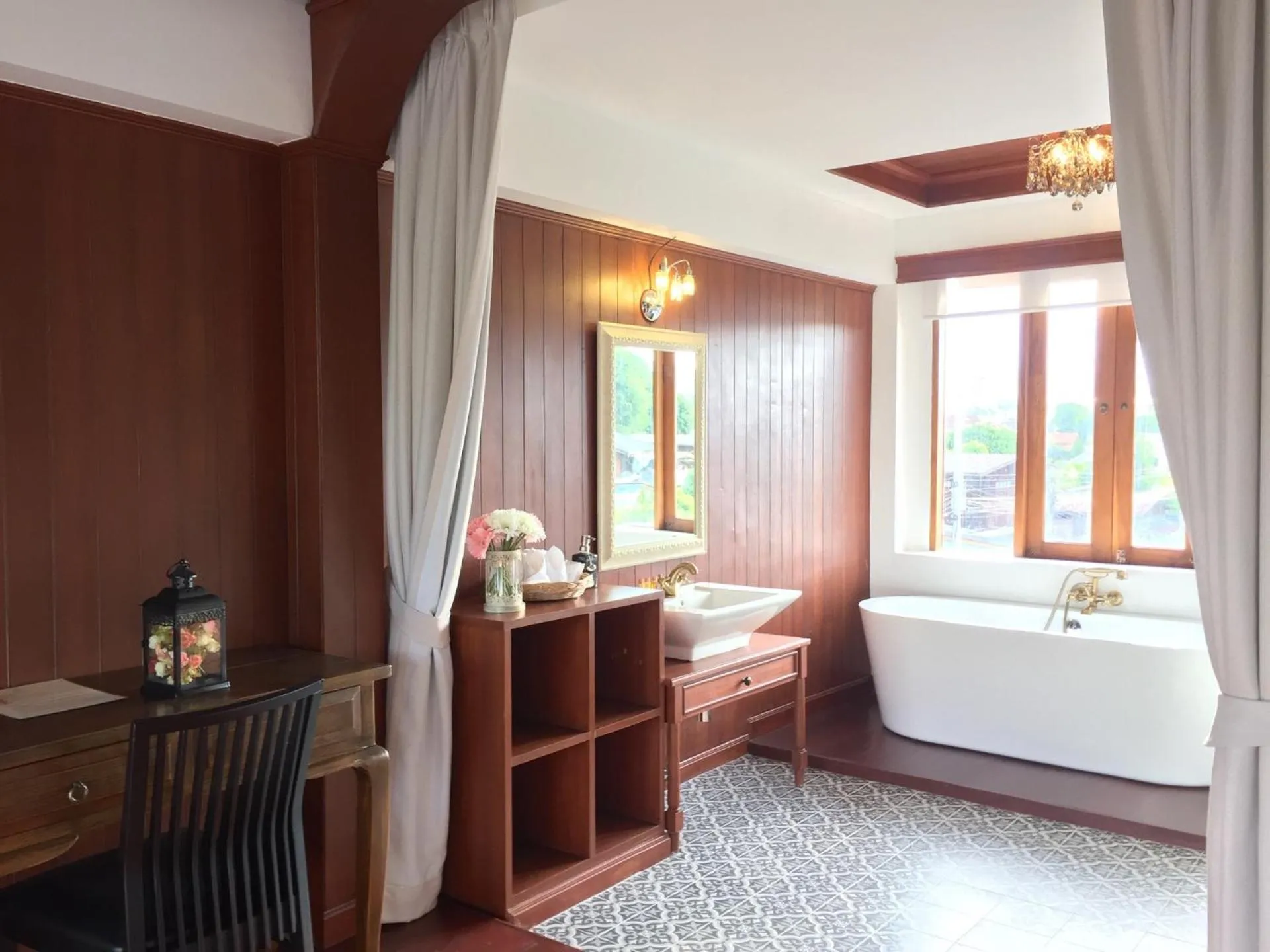 King Suite with Balcony in Pai Cherkaew Boutique House