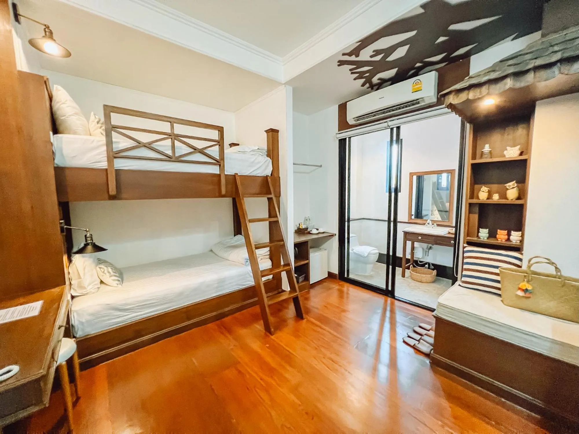 Budget Twin Room ( No window) in Pai Cherkaew Boutique House