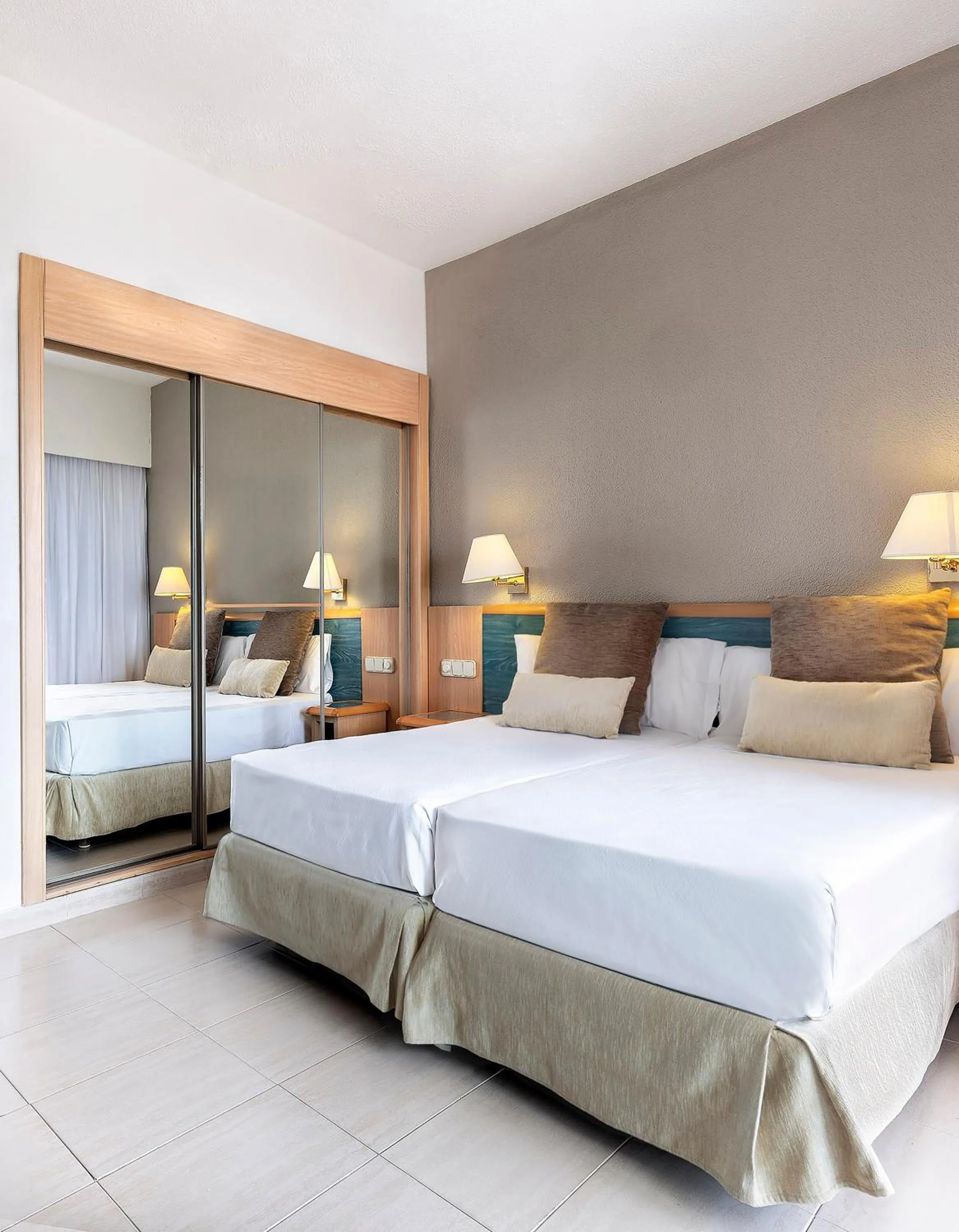 Sol Side Sea View Room in Sol Principe