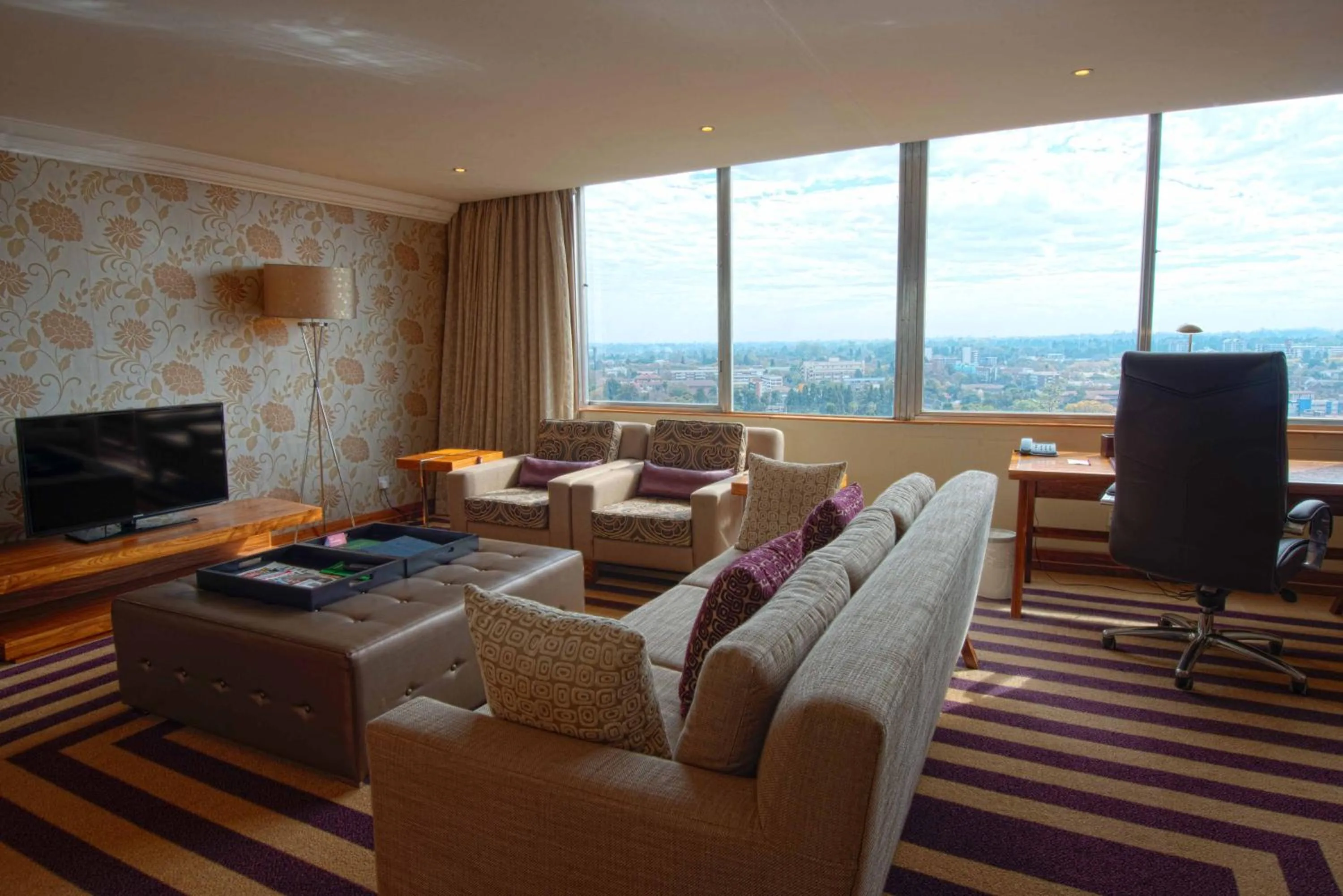 Executive Suite in Monomotapa