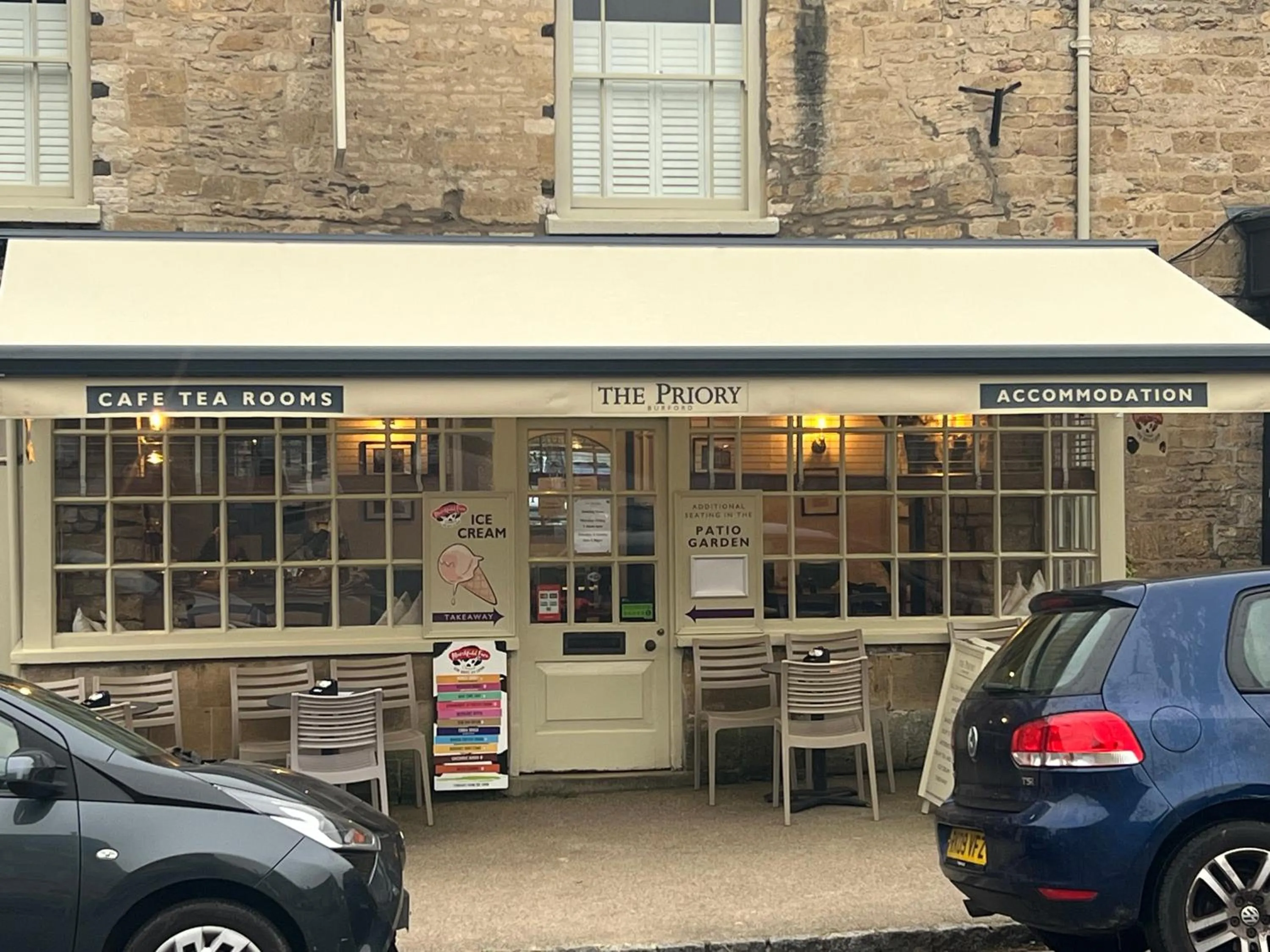 Priory Tearooms Burford with Rooms