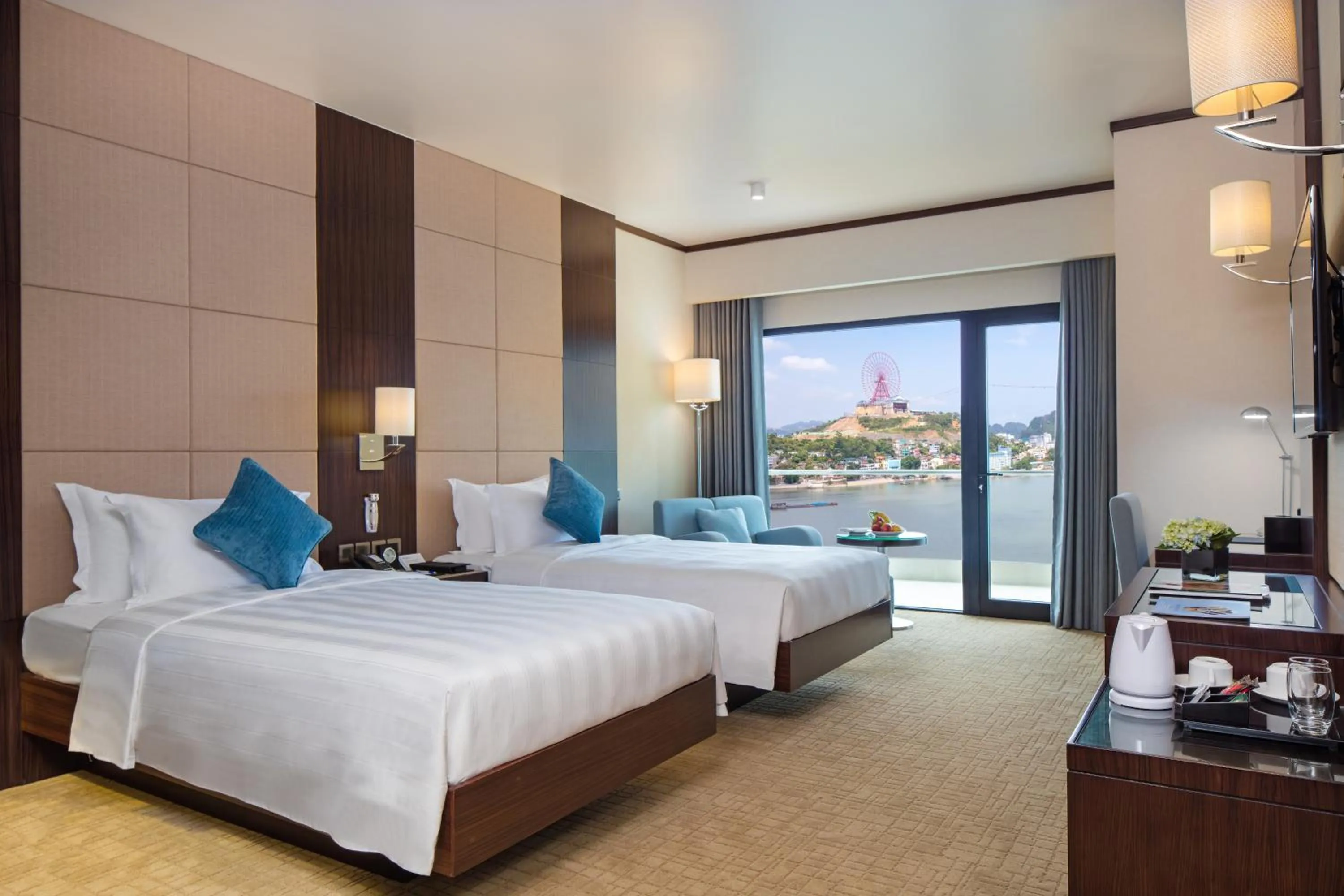 Deluxe Twin Room - Smoking in Wyndham Legend Halong