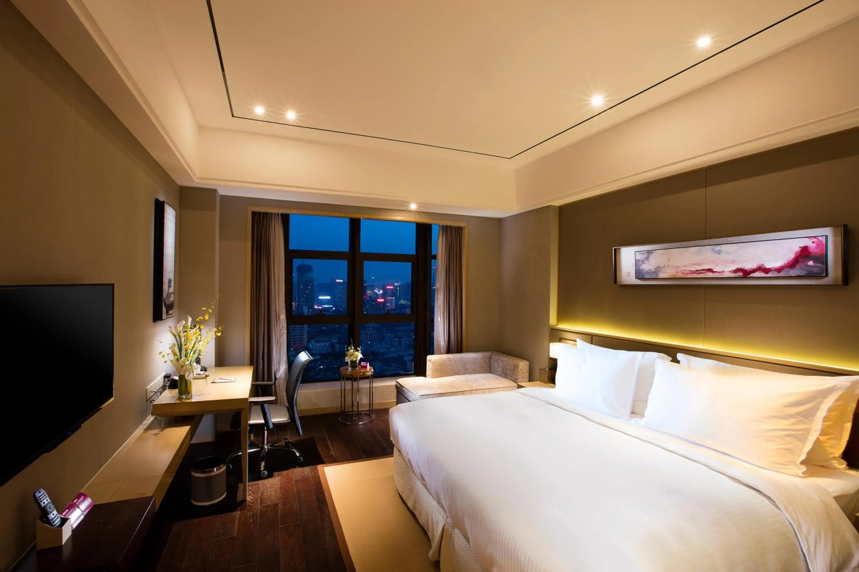 Standard King Room in Crowne Plaza Hefei Rongqiao by IHG