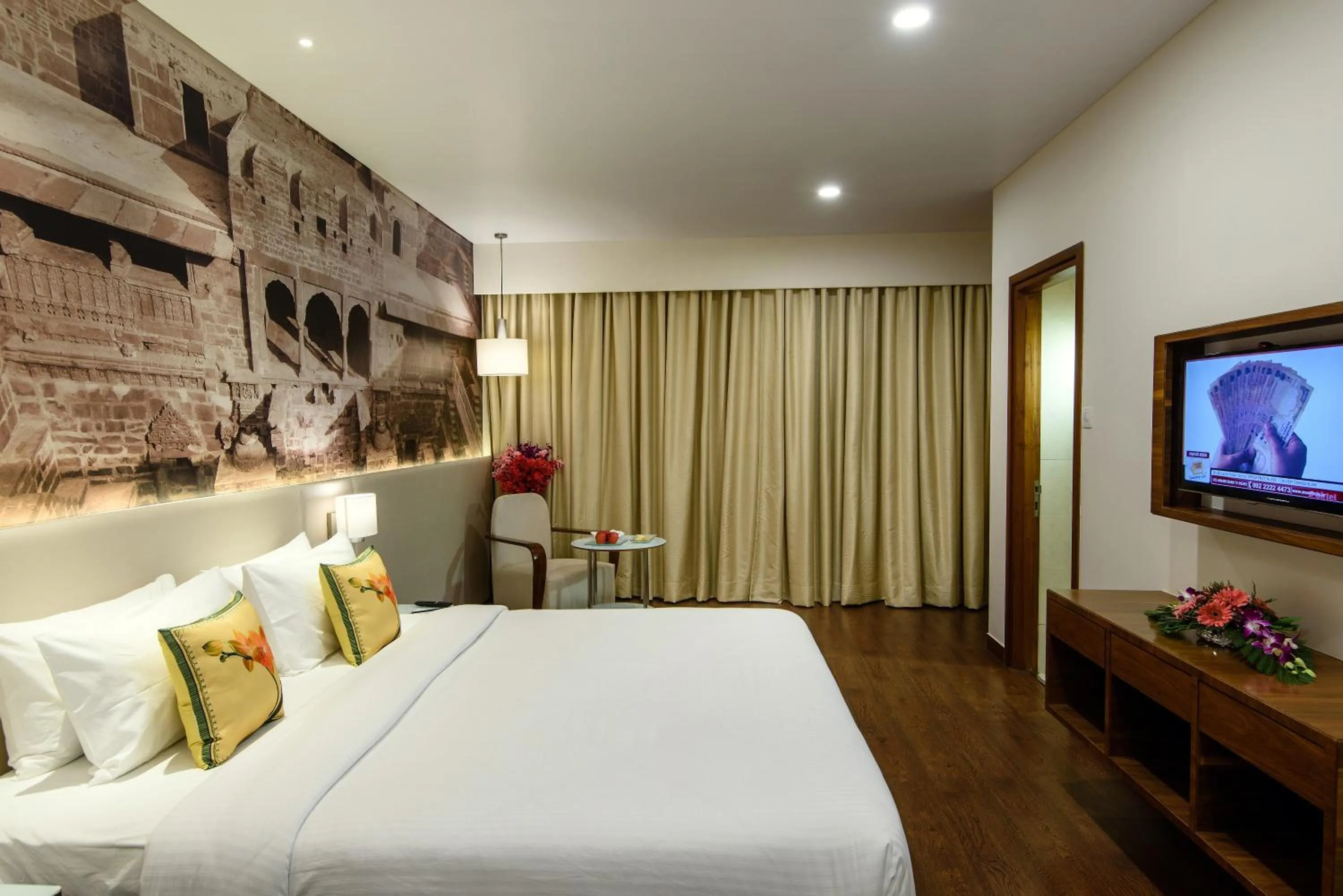 Deluxe Double Room - single occupancy - Enjoy Happy Hour 1+1 mocktail 11am-7pm in Regenta Central Jaipur