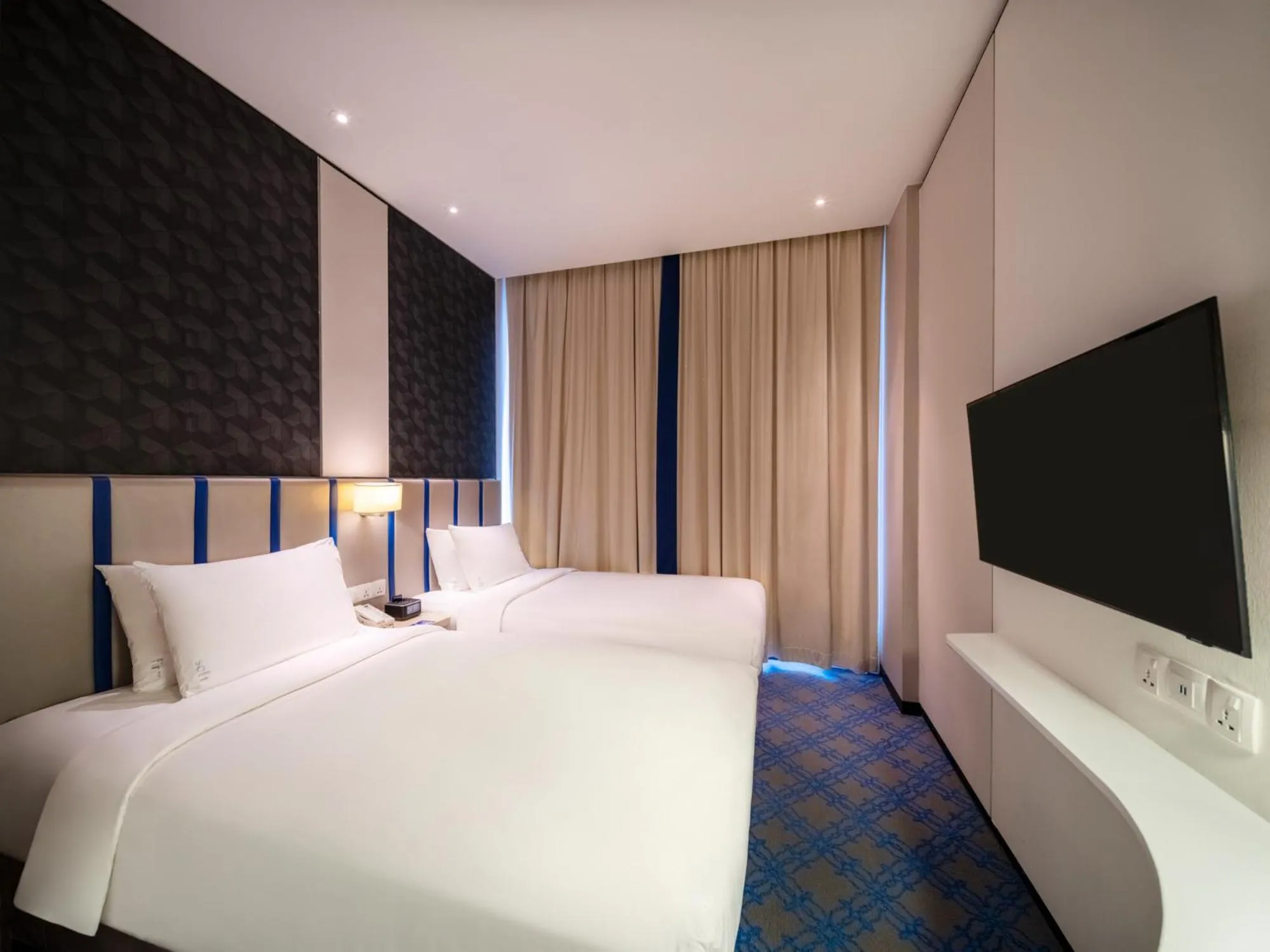 Standard Twin Room with Sea View and High Floor - single occupancy - Free Breakfast in Holiday Inn Express Singapore Katong by IHG