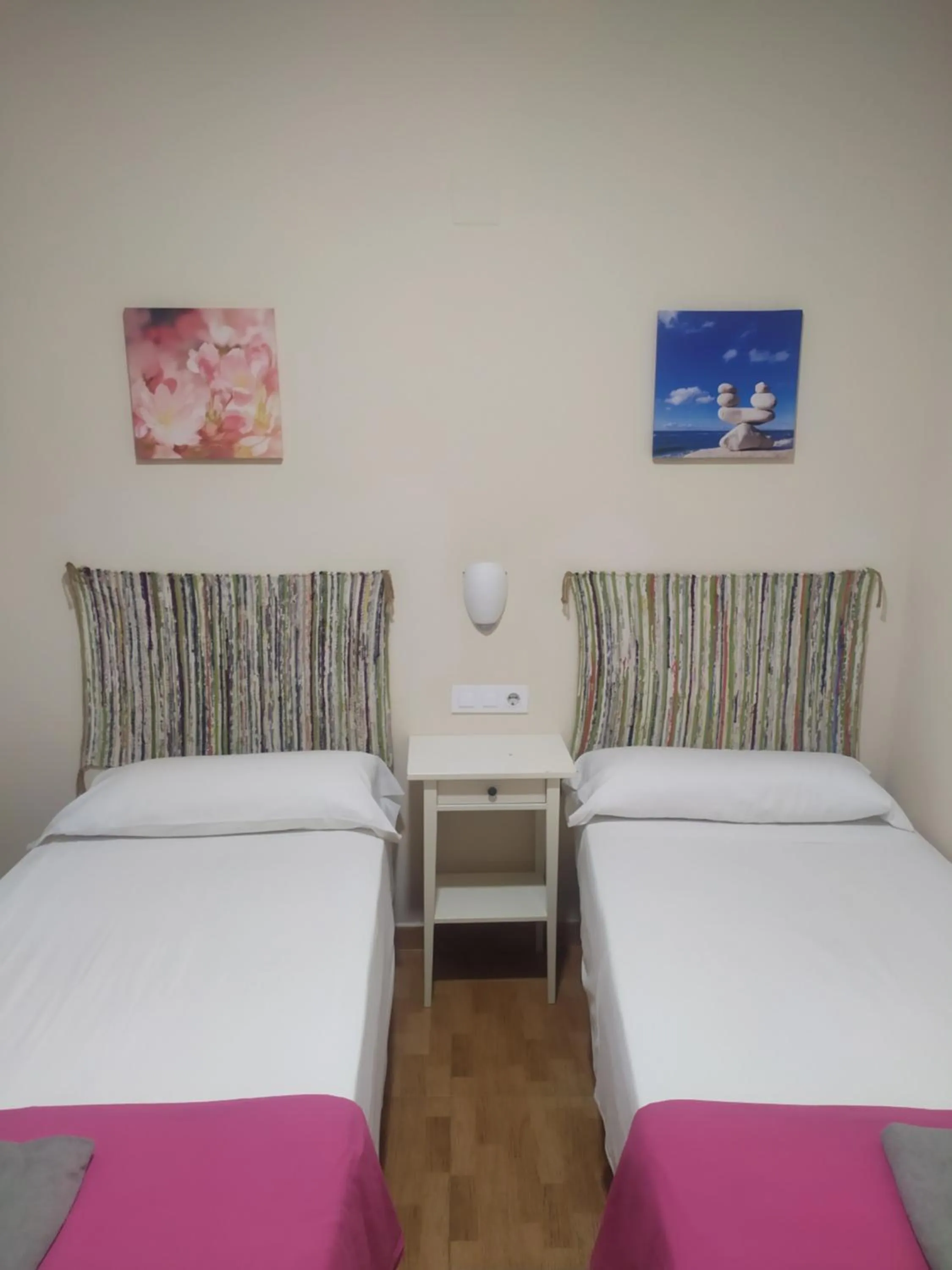 Twin Room with Private Bathroom in Pension Azahar