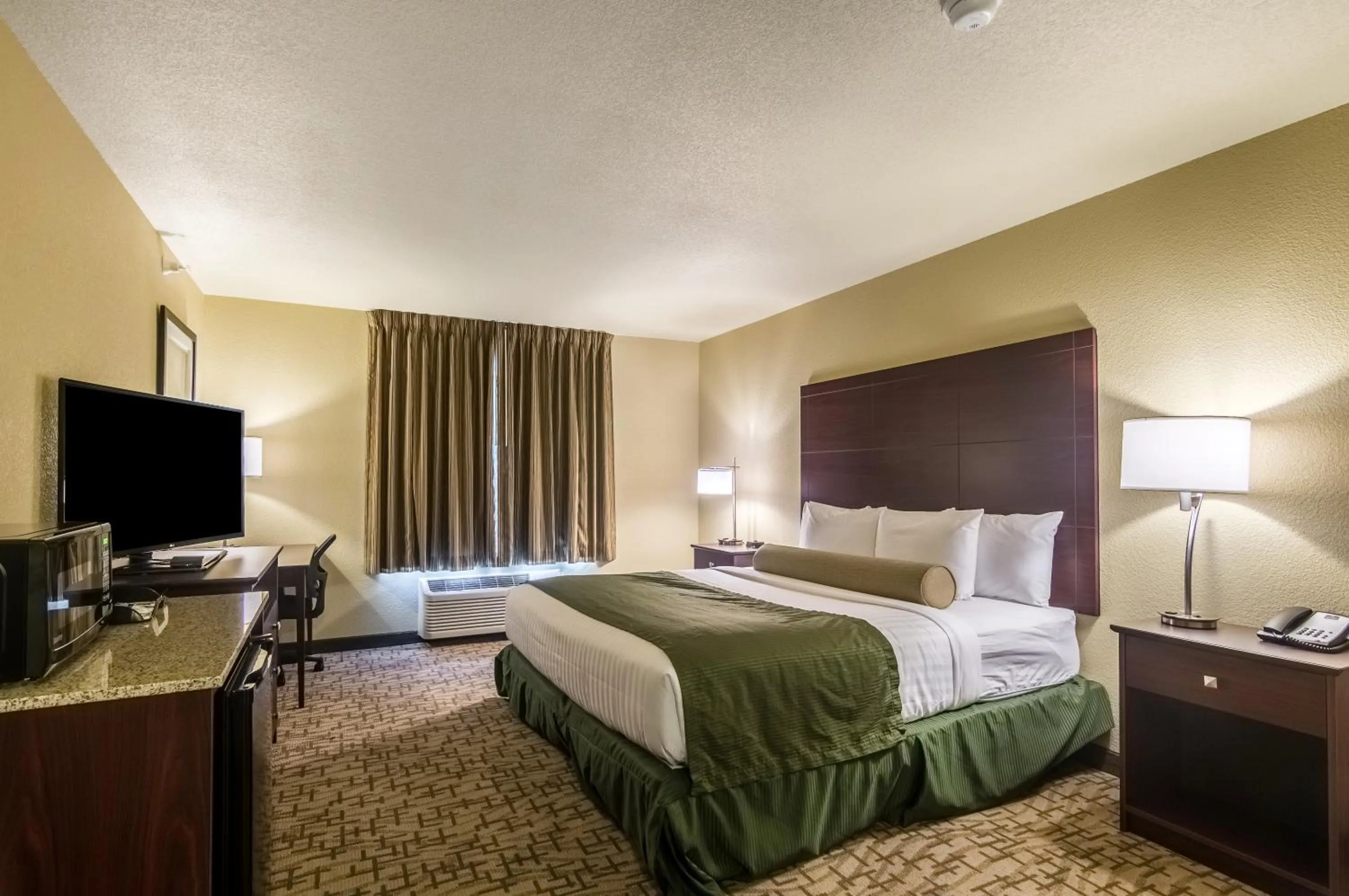 King Room - Disability Access in Cobblestone Inn & Suites - Lakin